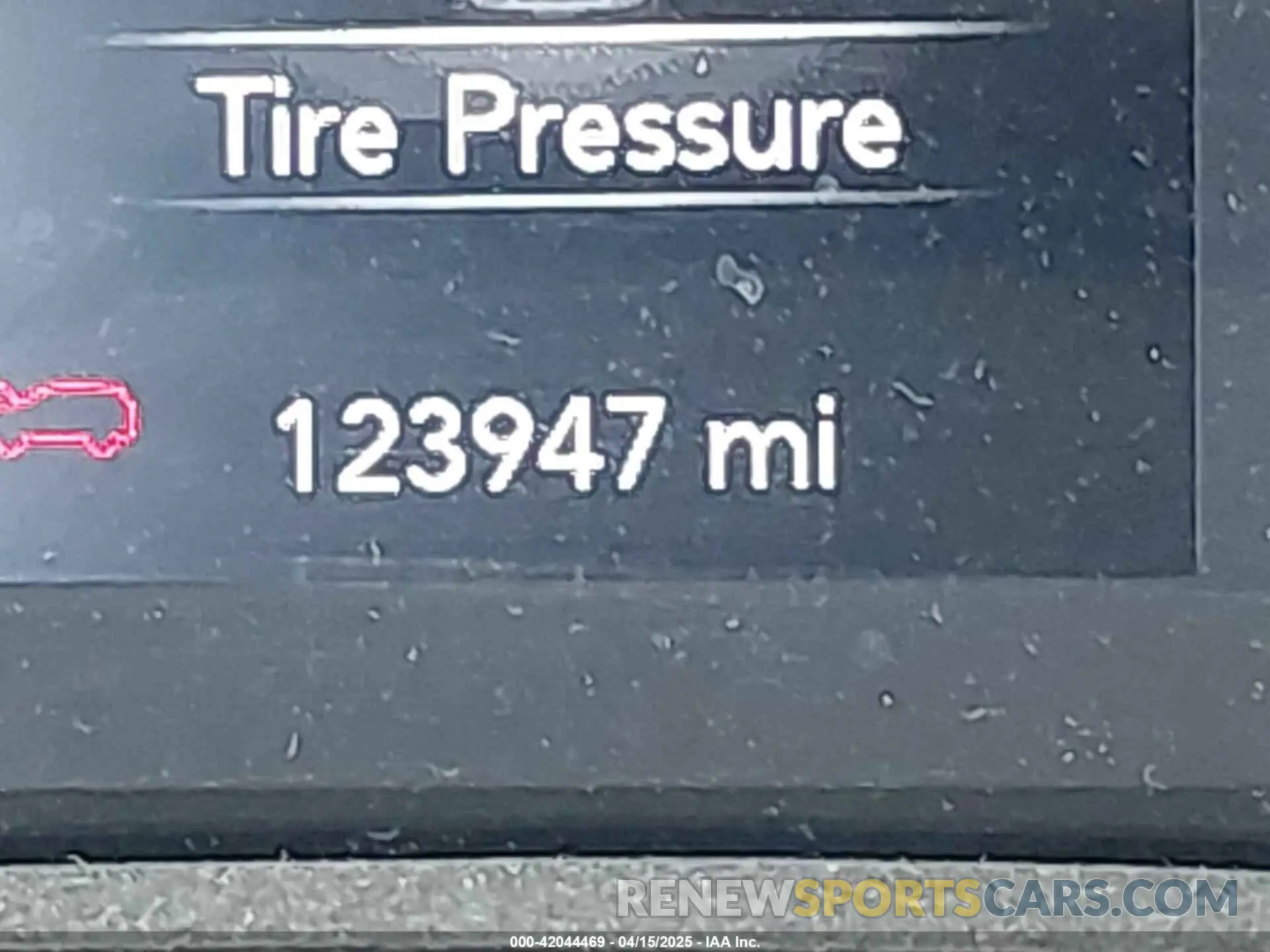 16 Photograph of a damaged car 1C4PJLCB9KD285111 JEEP CHEROKEE 2019