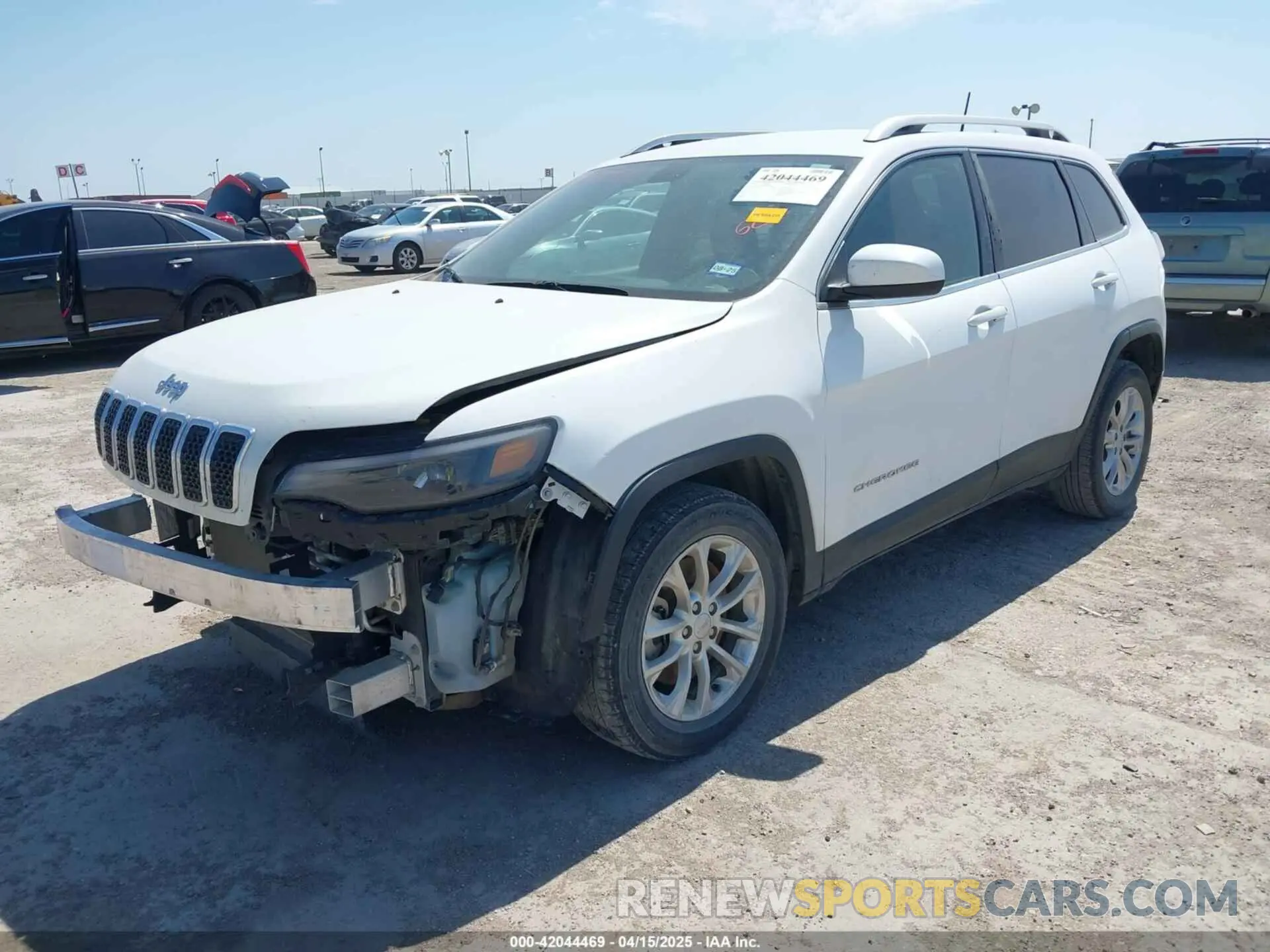 2 Photograph of a damaged car 1C4PJLCB9KD285111 JEEP CHEROKEE 2019