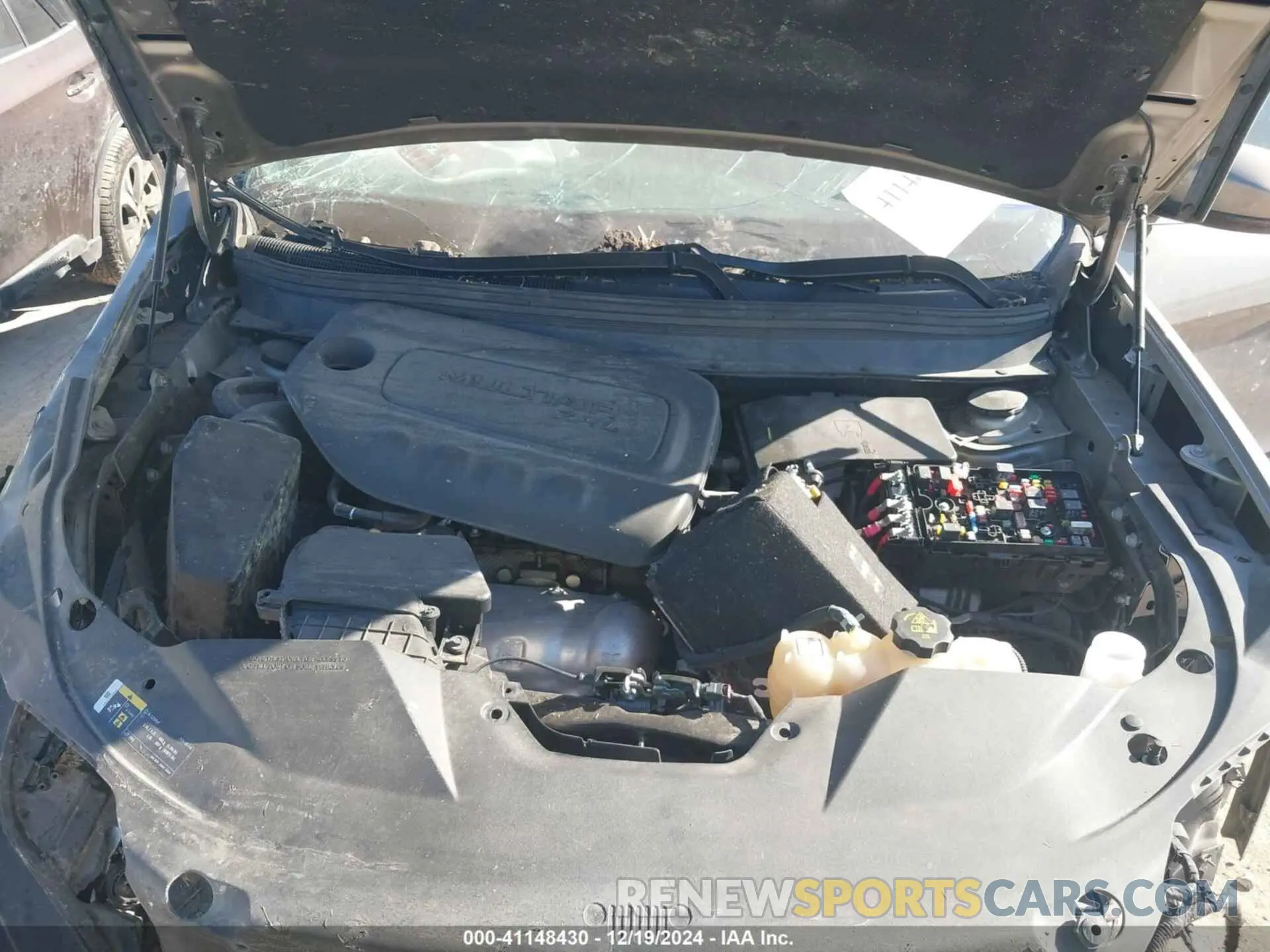 10 Photograph of a damaged car 1C4PJLCB9KD396080 JEEP CHEROKEE 2019