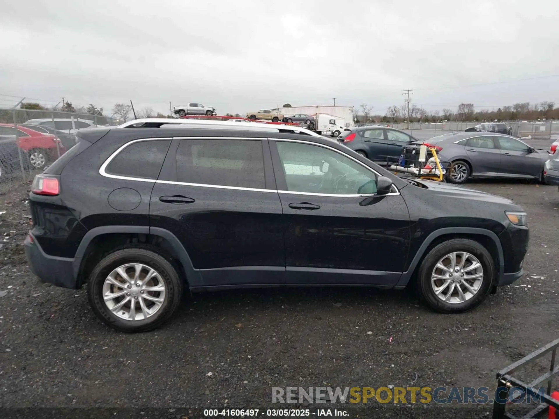 13 Photograph of a damaged car 1C4PJLCBXKD357403 JEEP CHEROKEE 2019