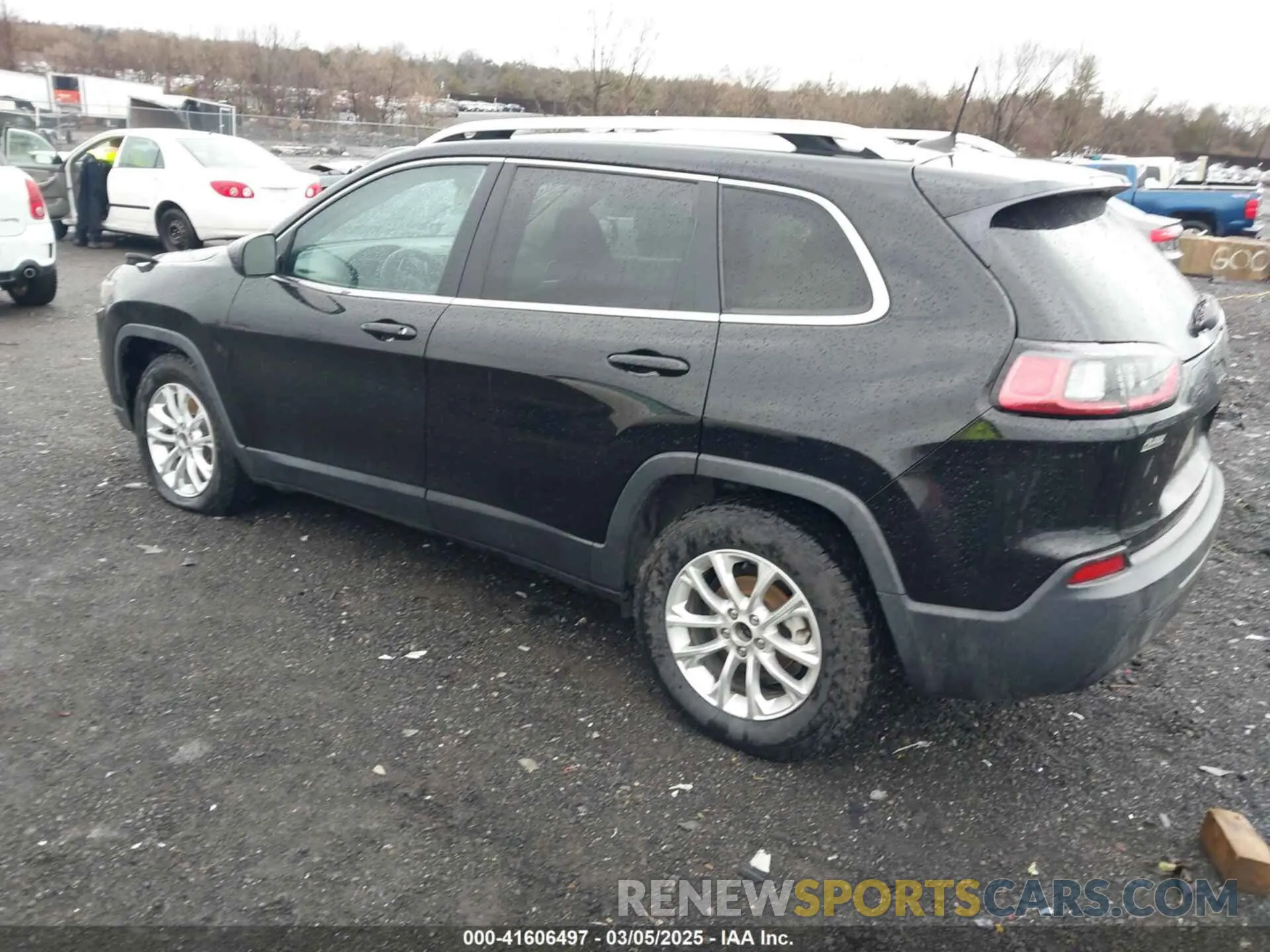 3 Photograph of a damaged car 1C4PJLCBXKD357403 JEEP CHEROKEE 2019