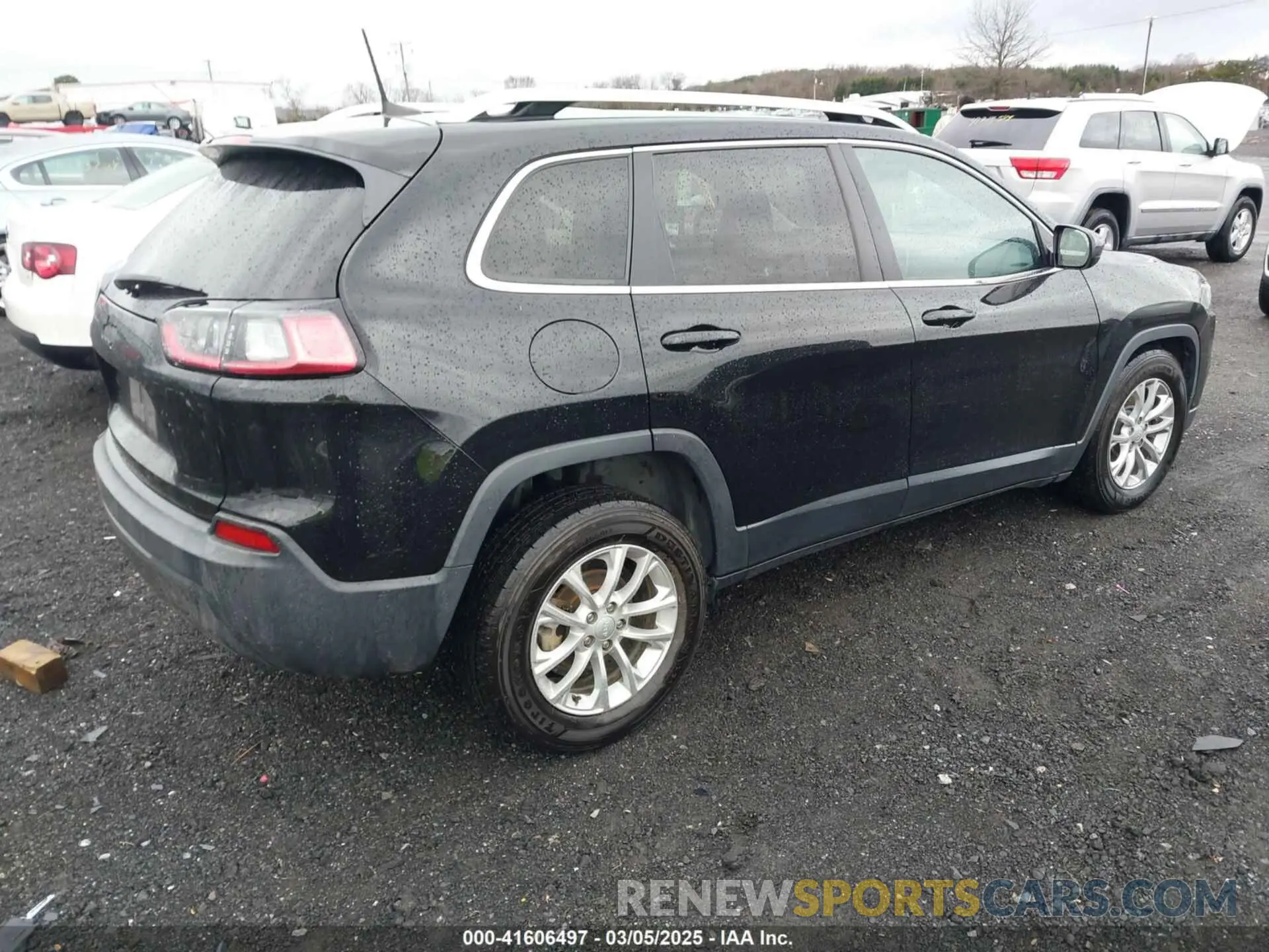 4 Photograph of a damaged car 1C4PJLCBXKD357403 JEEP CHEROKEE 2019