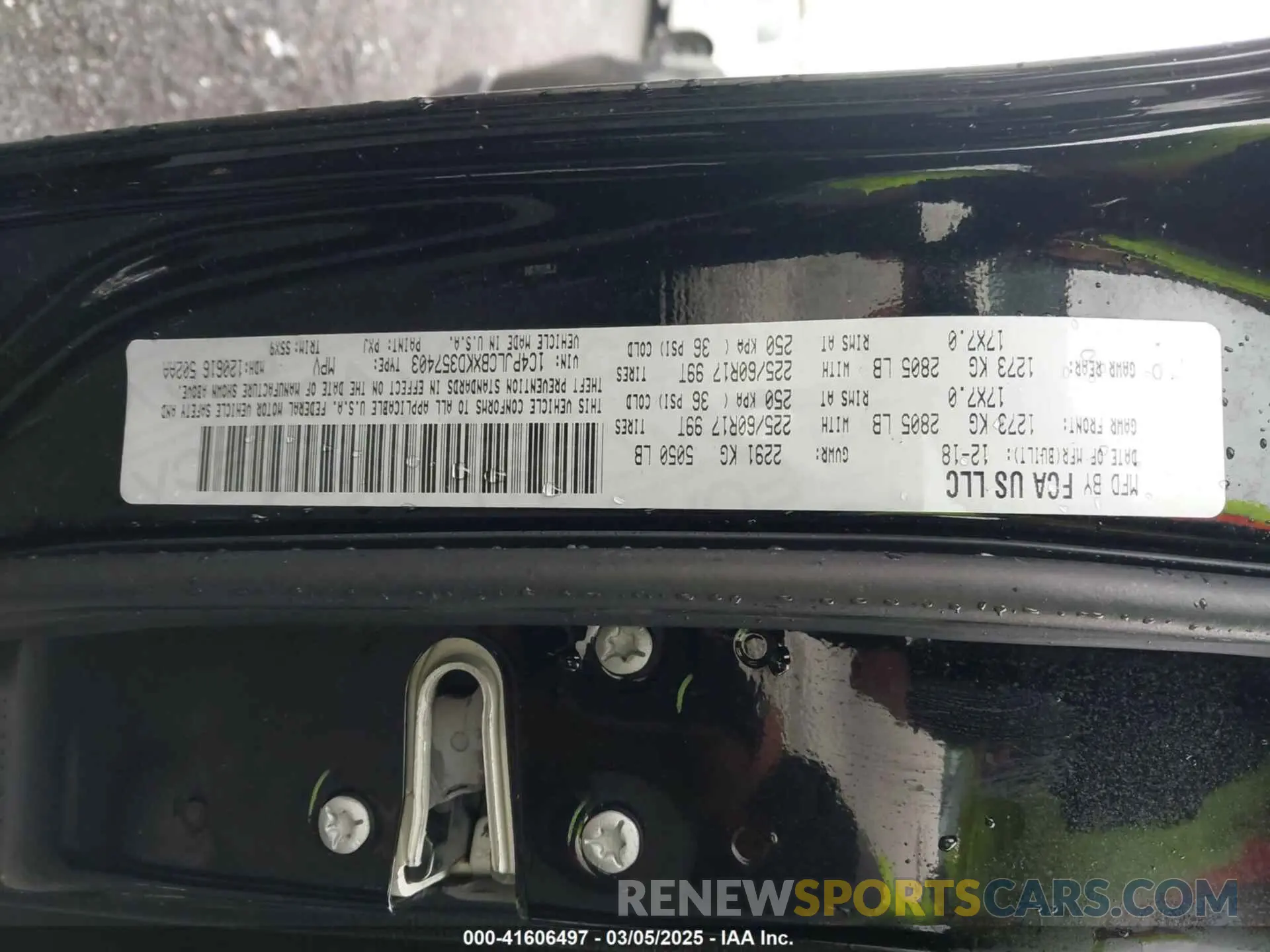 9 Photograph of a damaged car 1C4PJLCBXKD357403 JEEP CHEROKEE 2019