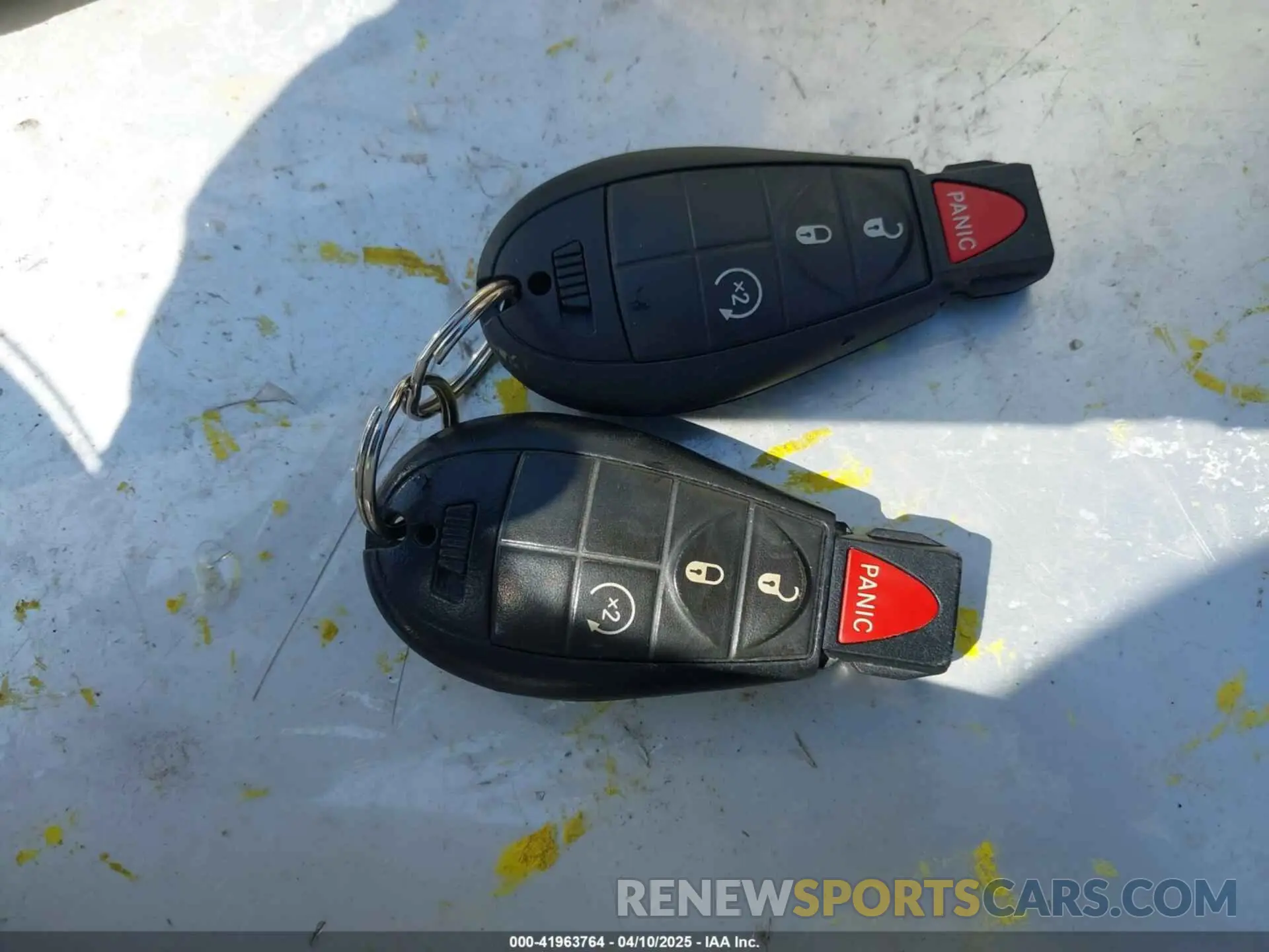 11 Photograph of a damaged car 1C4PJLCBXKD370636 JEEP CHEROKEE 2019