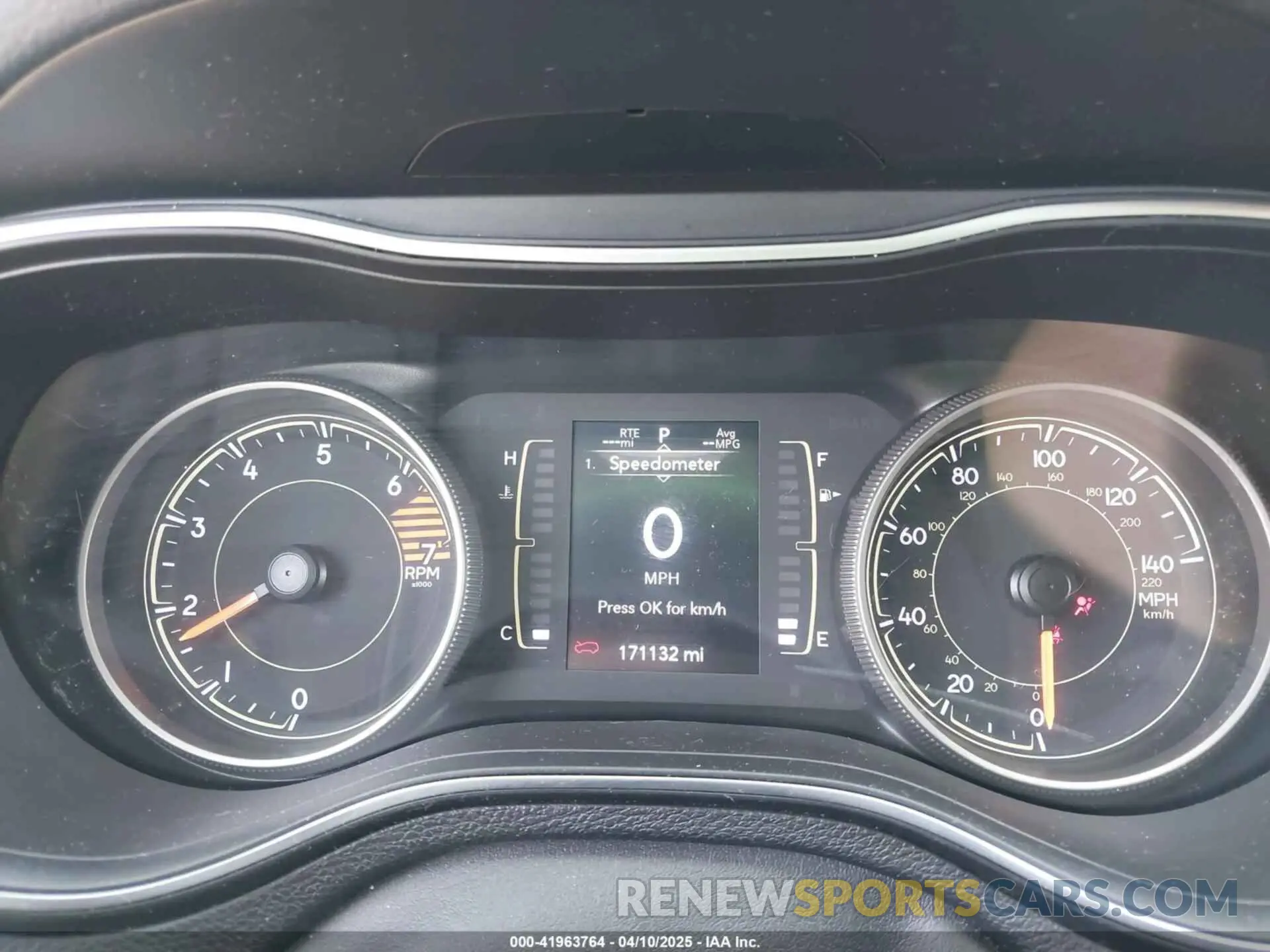 7 Photograph of a damaged car 1C4PJLCBXKD370636 JEEP CHEROKEE 2019
