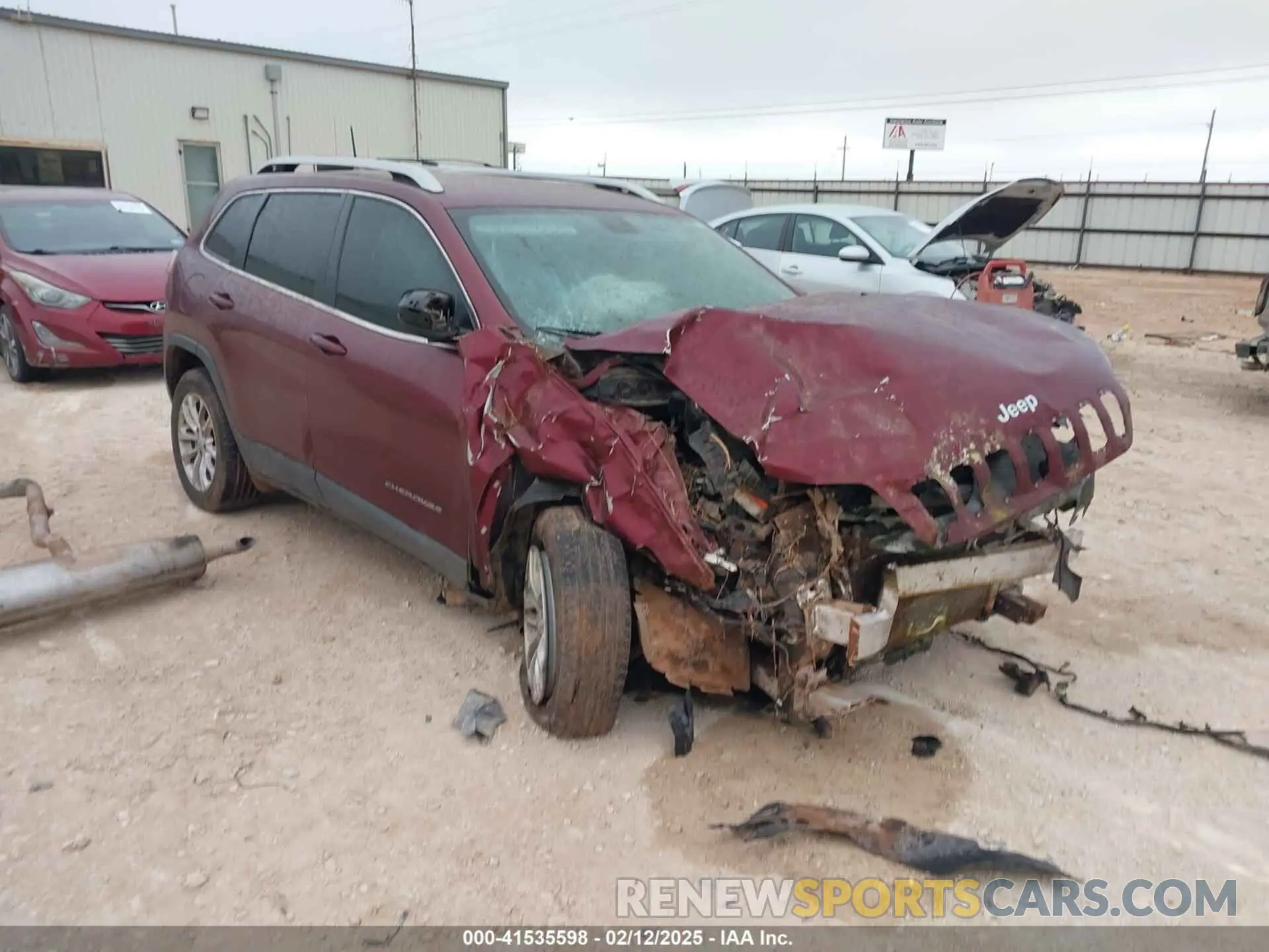 1 Photograph of a damaged car 1C4PJLCBXKD403814 JEEP CHEROKEE 2019