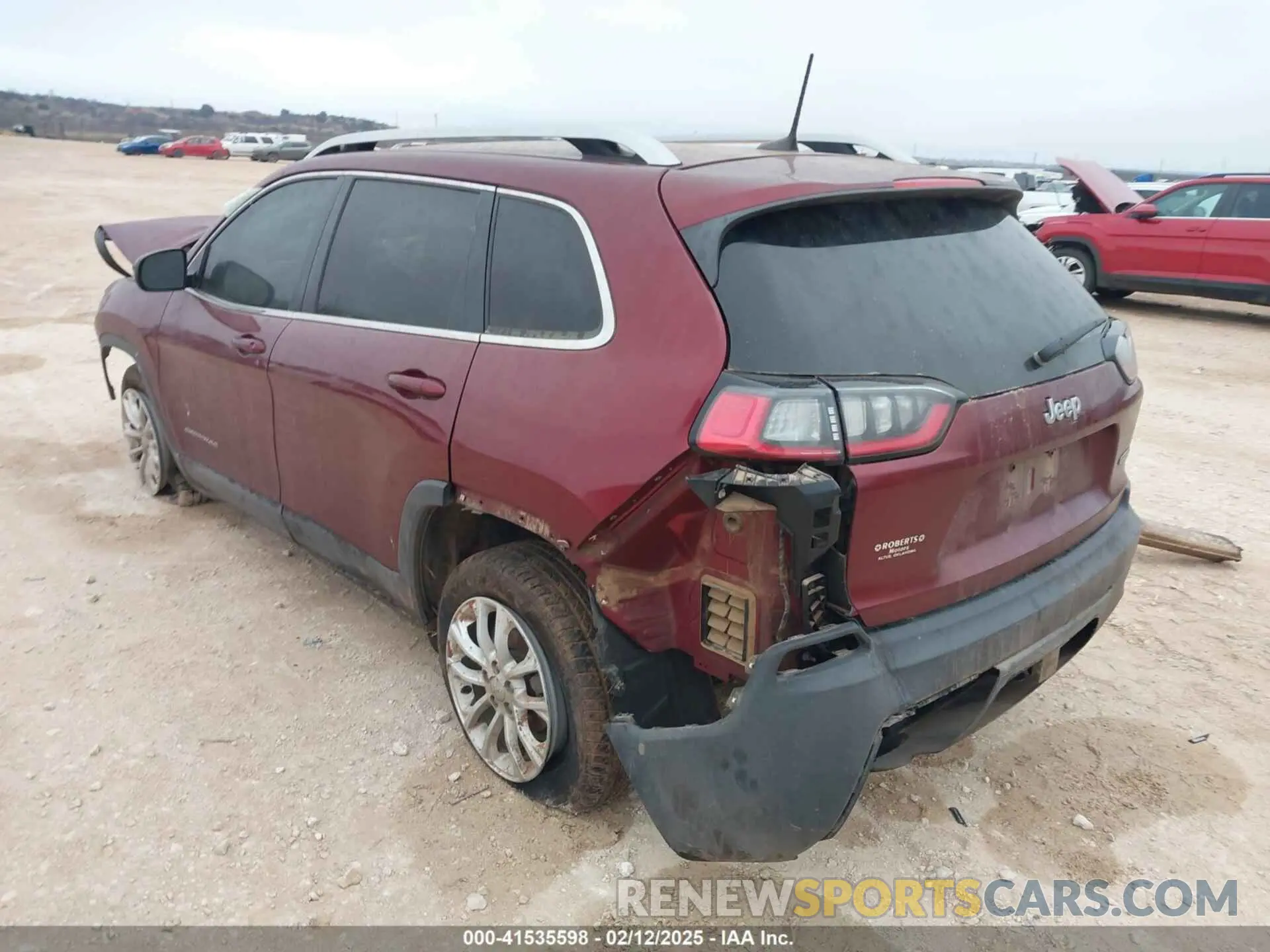 3 Photograph of a damaged car 1C4PJLCBXKD403814 JEEP CHEROKEE 2019