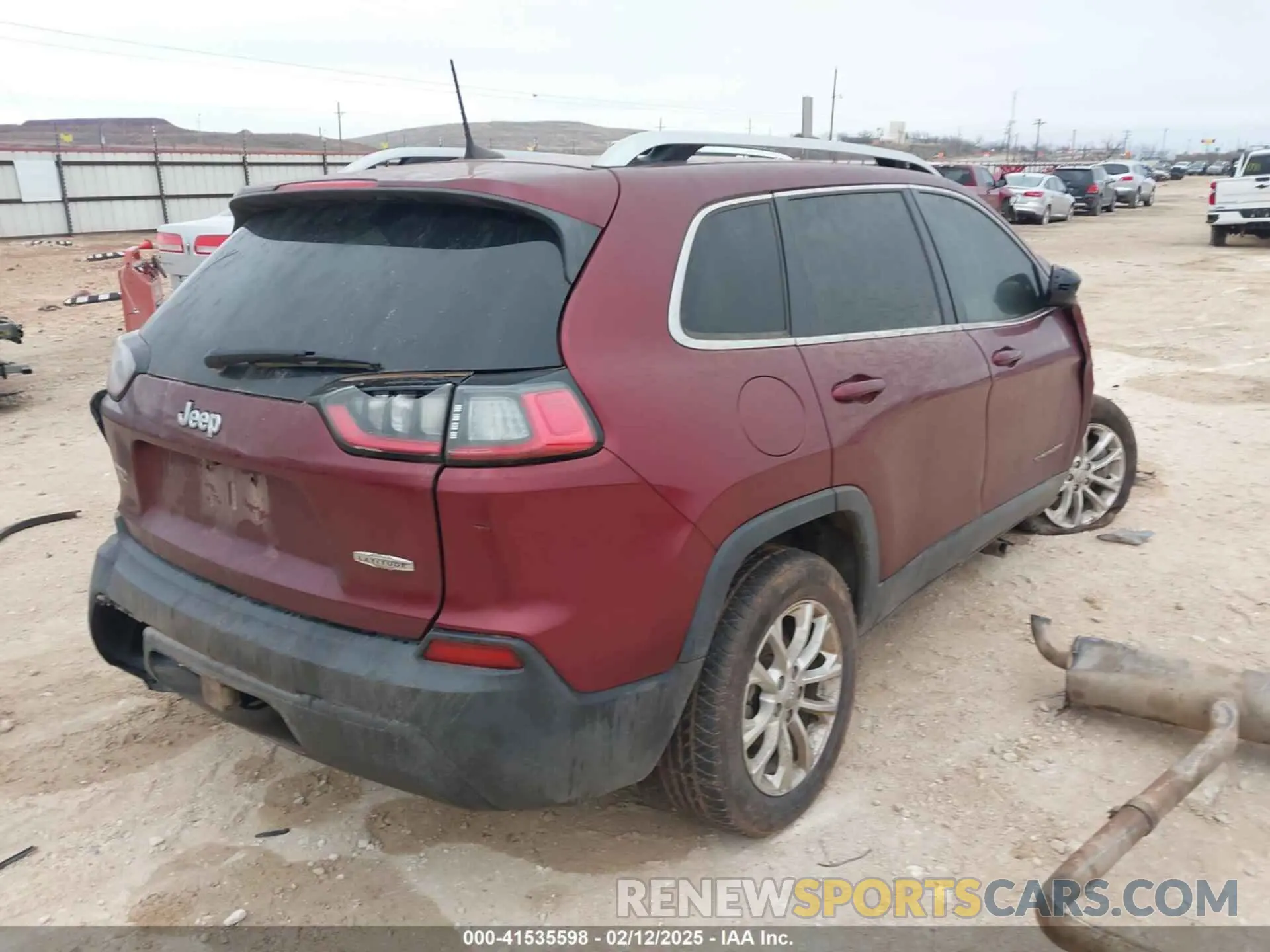 4 Photograph of a damaged car 1C4PJLCBXKD403814 JEEP CHEROKEE 2019