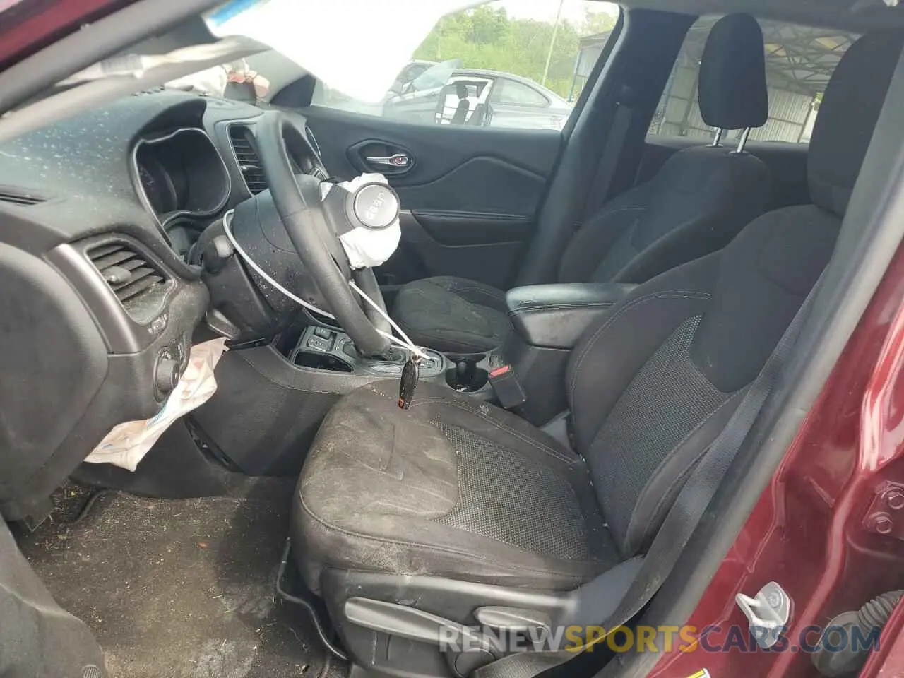 7 Photograph of a damaged car 1C4PJLCBXKD406180 JEEP CHEROKEE 2019