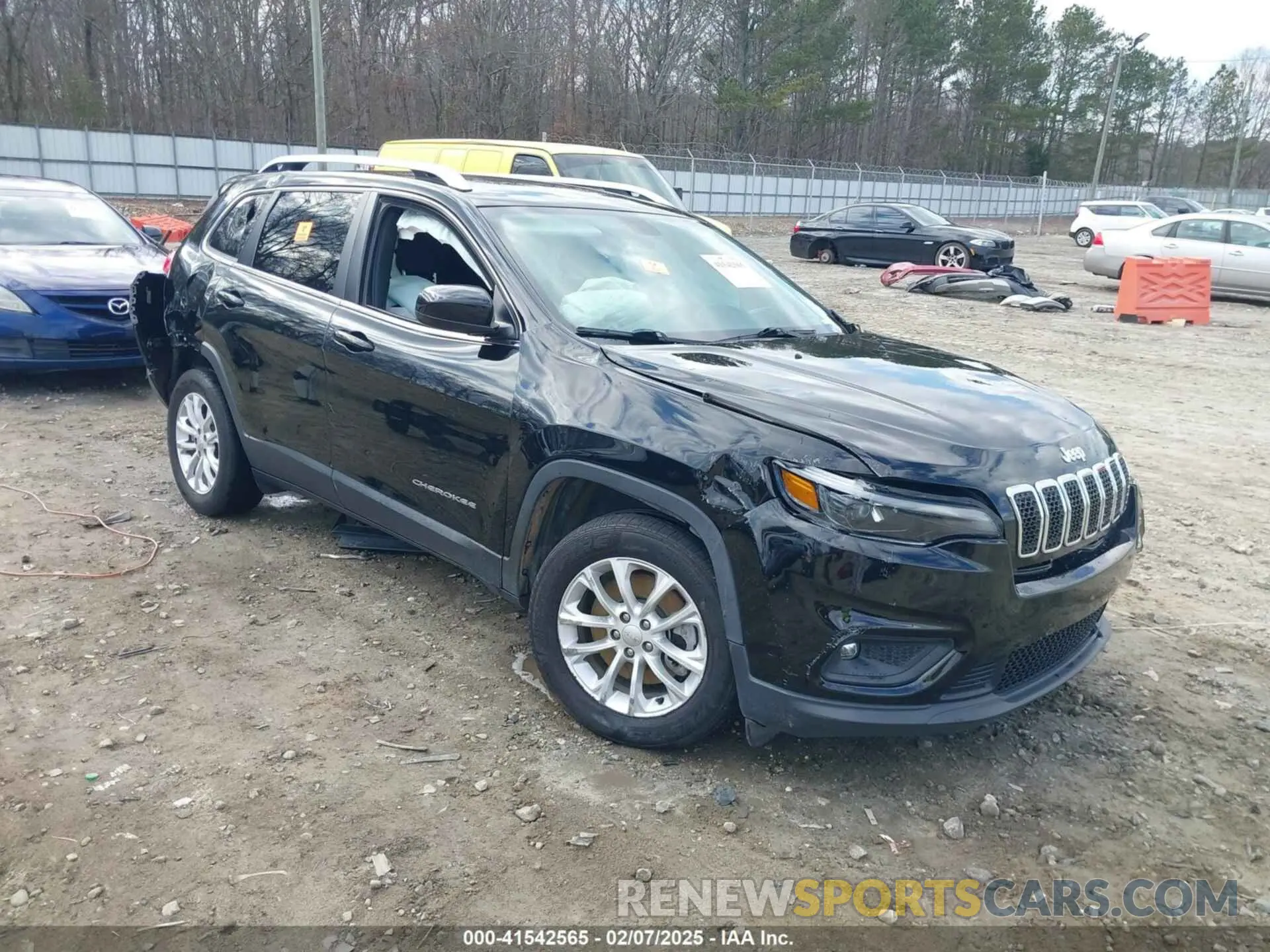 1 Photograph of a damaged car 1C4PJLCBXKD490470 JEEP CHEROKEE 2019