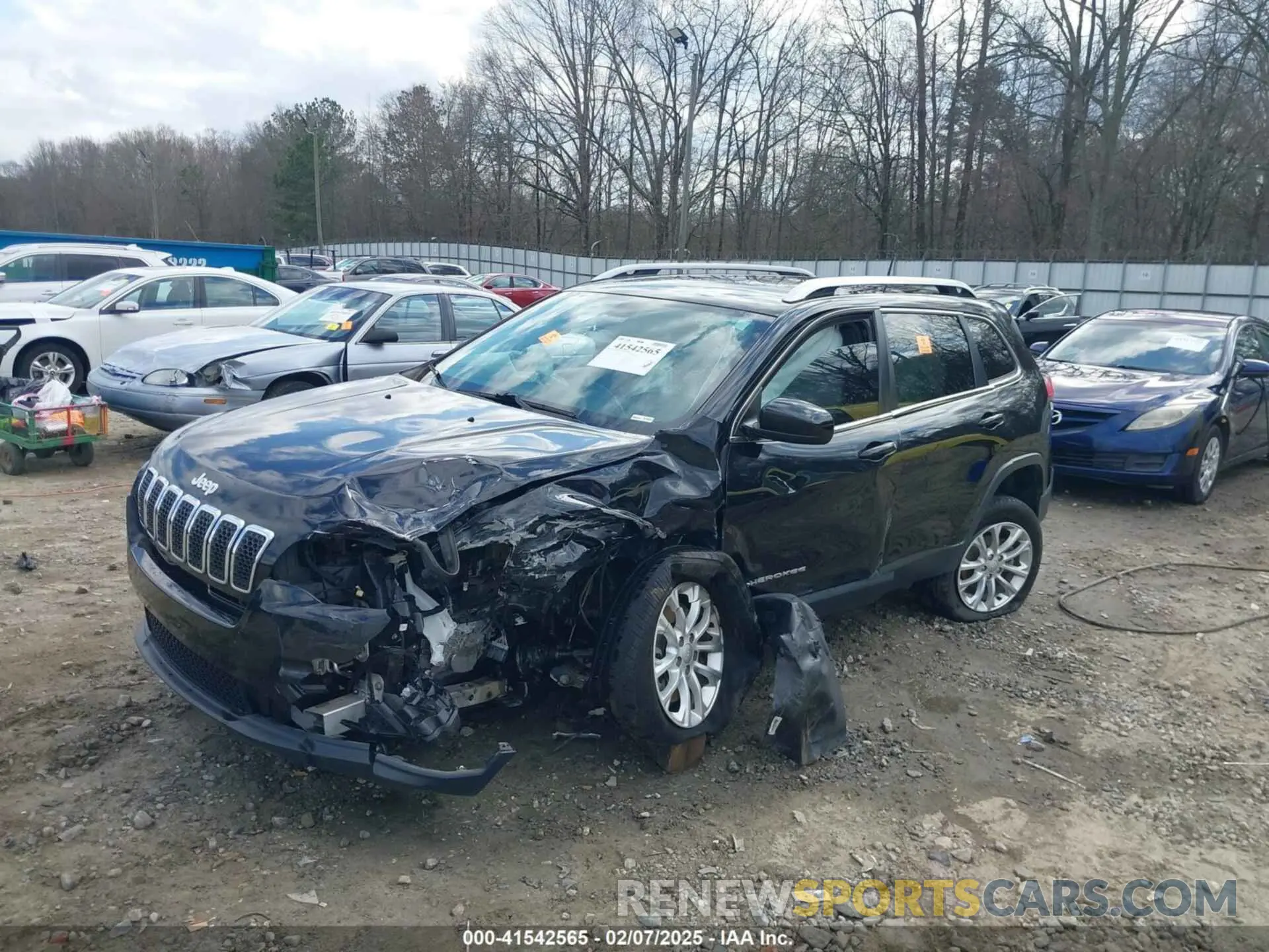 6 Photograph of a damaged car 1C4PJLCBXKD490470 JEEP CHEROKEE 2019