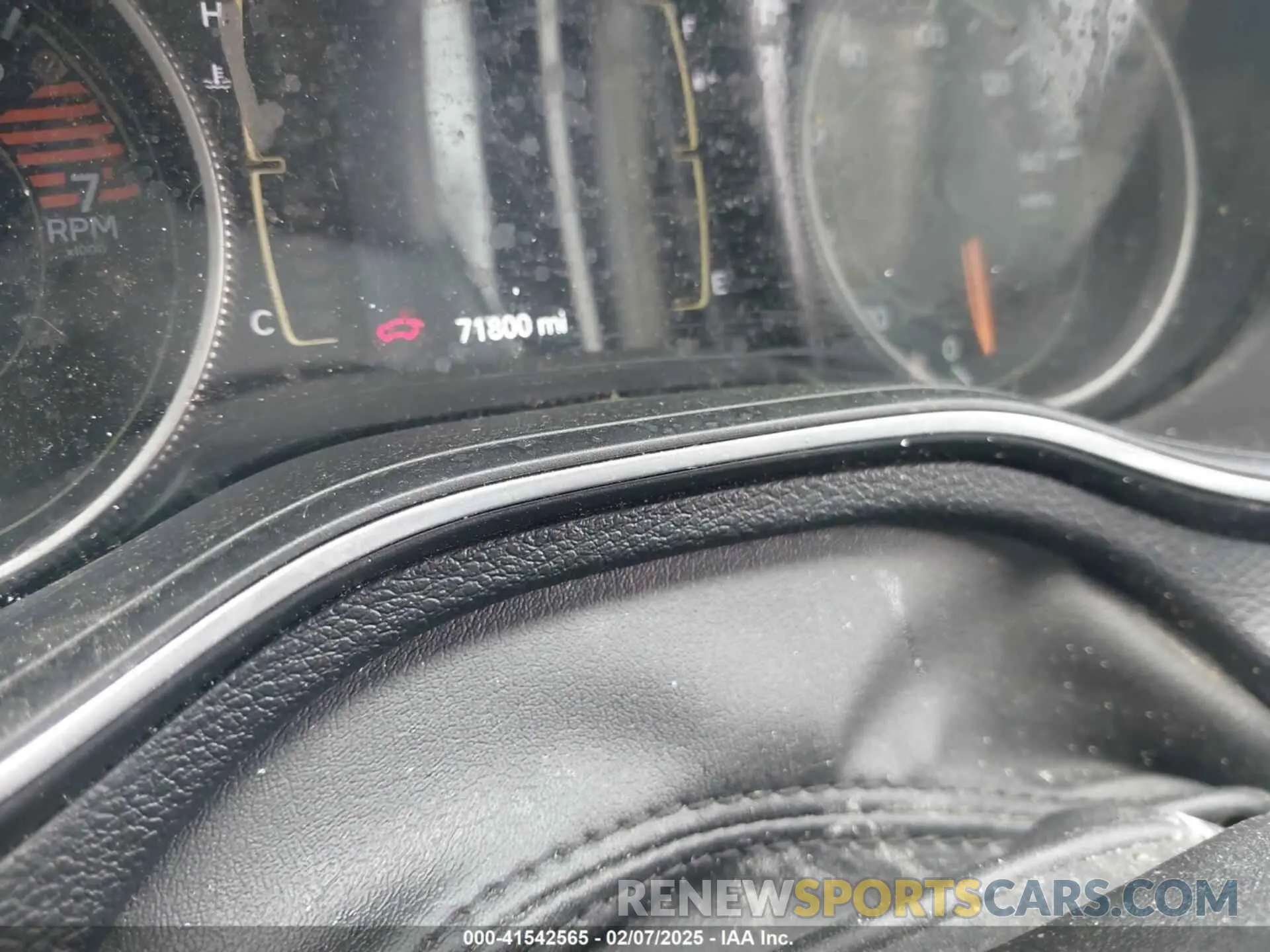 7 Photograph of a damaged car 1C4PJLCBXKD490470 JEEP CHEROKEE 2019