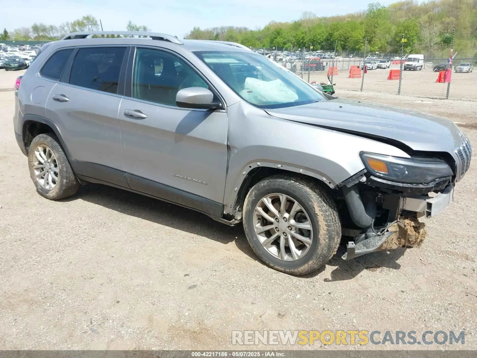 1 Photograph of a damaged car 1C4PJLCX6KD341050 JEEP CHEROKEE 2019