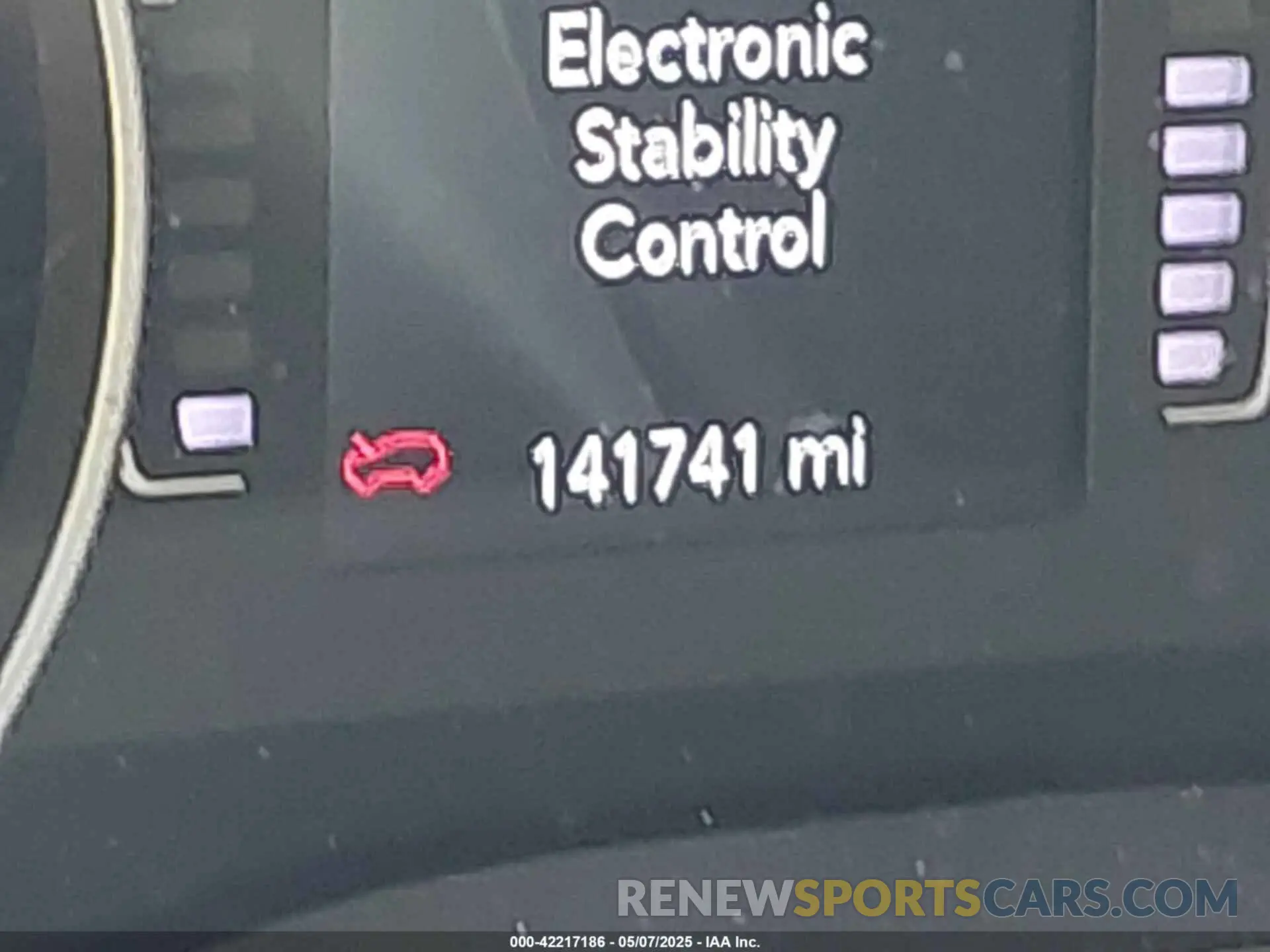 15 Photograph of a damaged car 1C4PJLCX6KD341050 JEEP CHEROKEE 2019