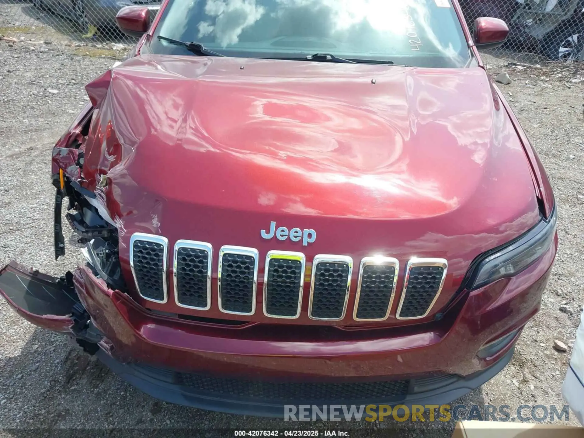 12 Photograph of a damaged car 1C4PJLCXXKD396679 JEEP CHEROKEE 2019