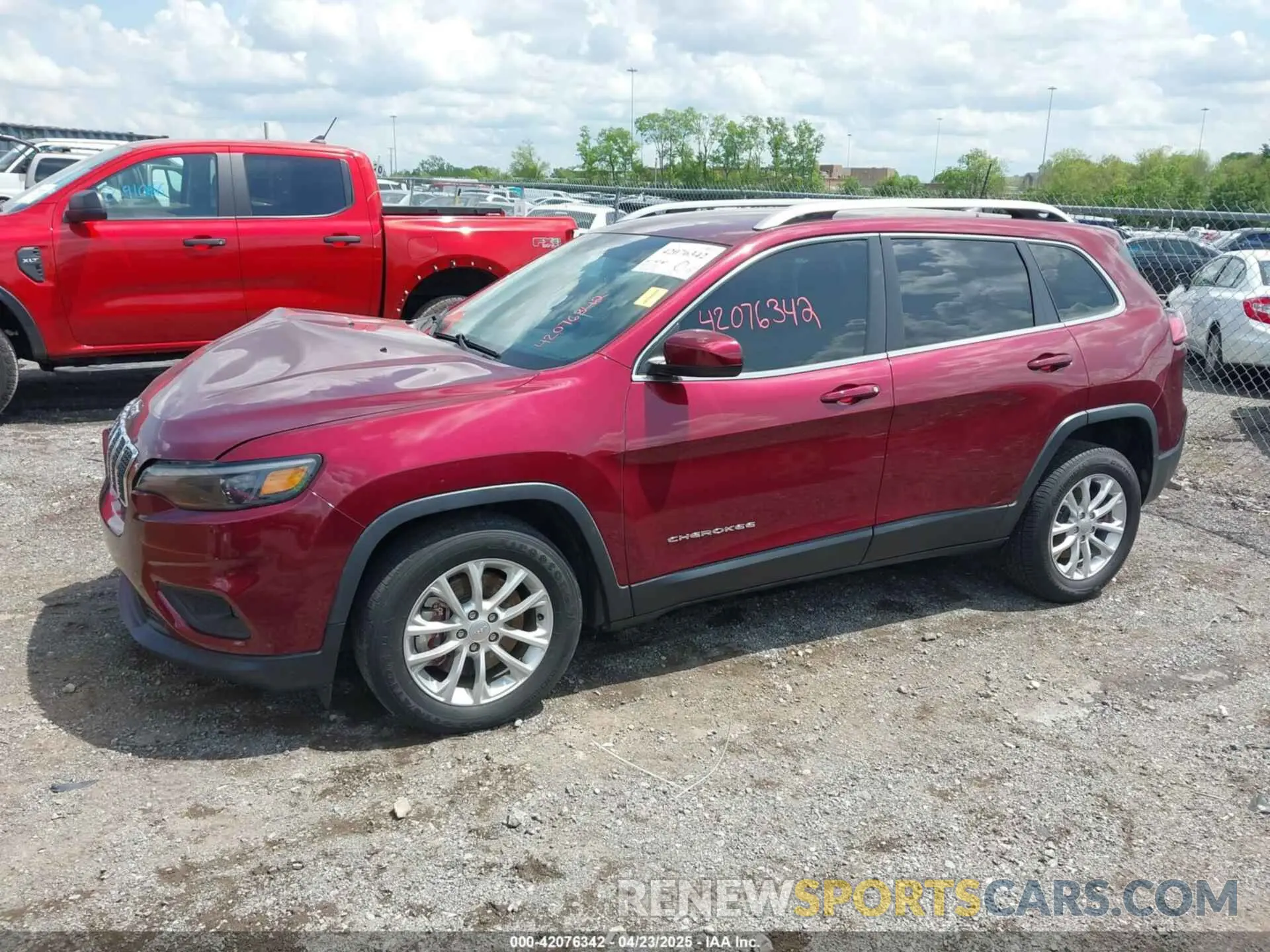 14 Photograph of a damaged car 1C4PJLCXXKD396679 JEEP CHEROKEE 2019
