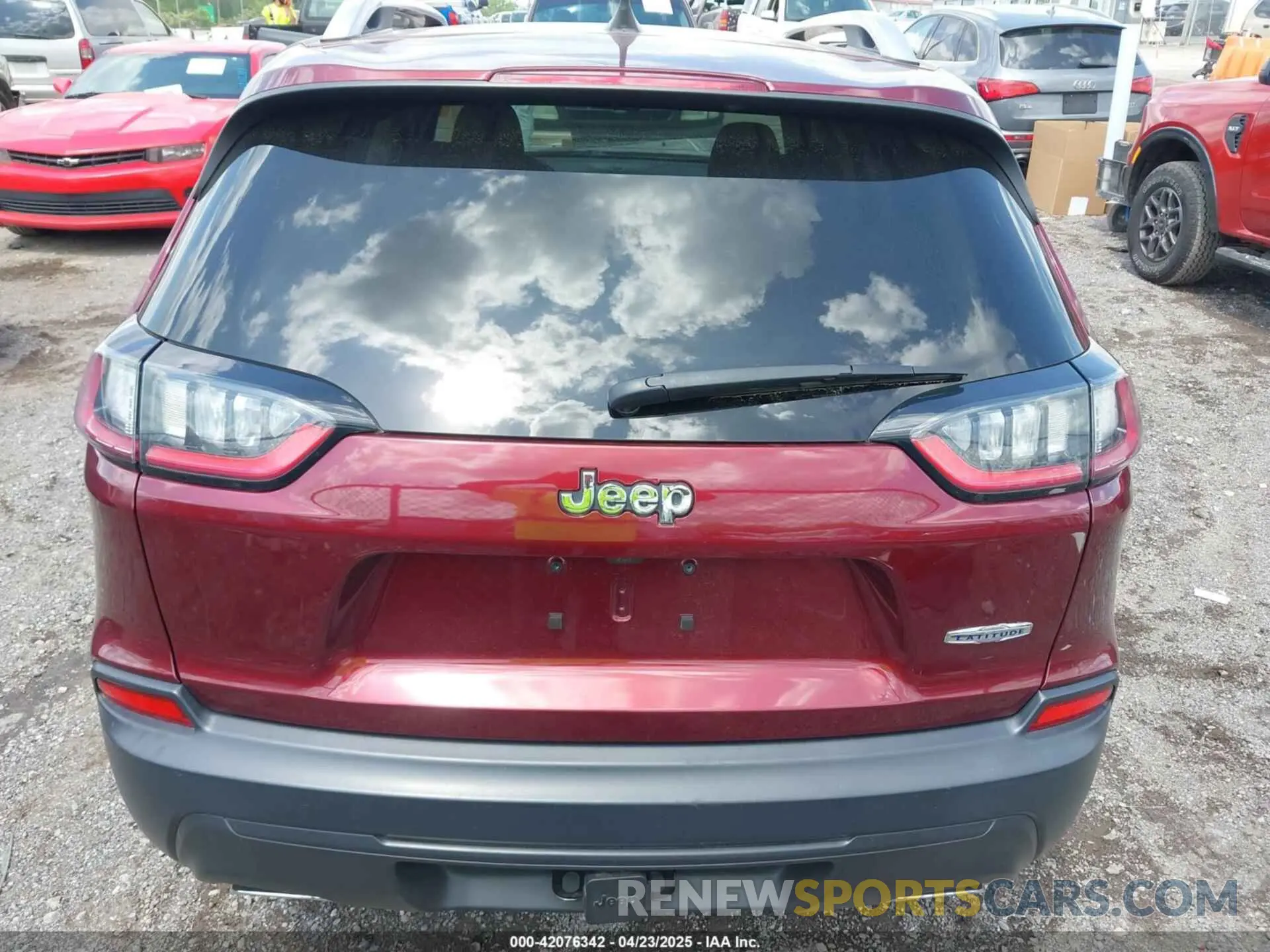 16 Photograph of a damaged car 1C4PJLCXXKD396679 JEEP CHEROKEE 2019