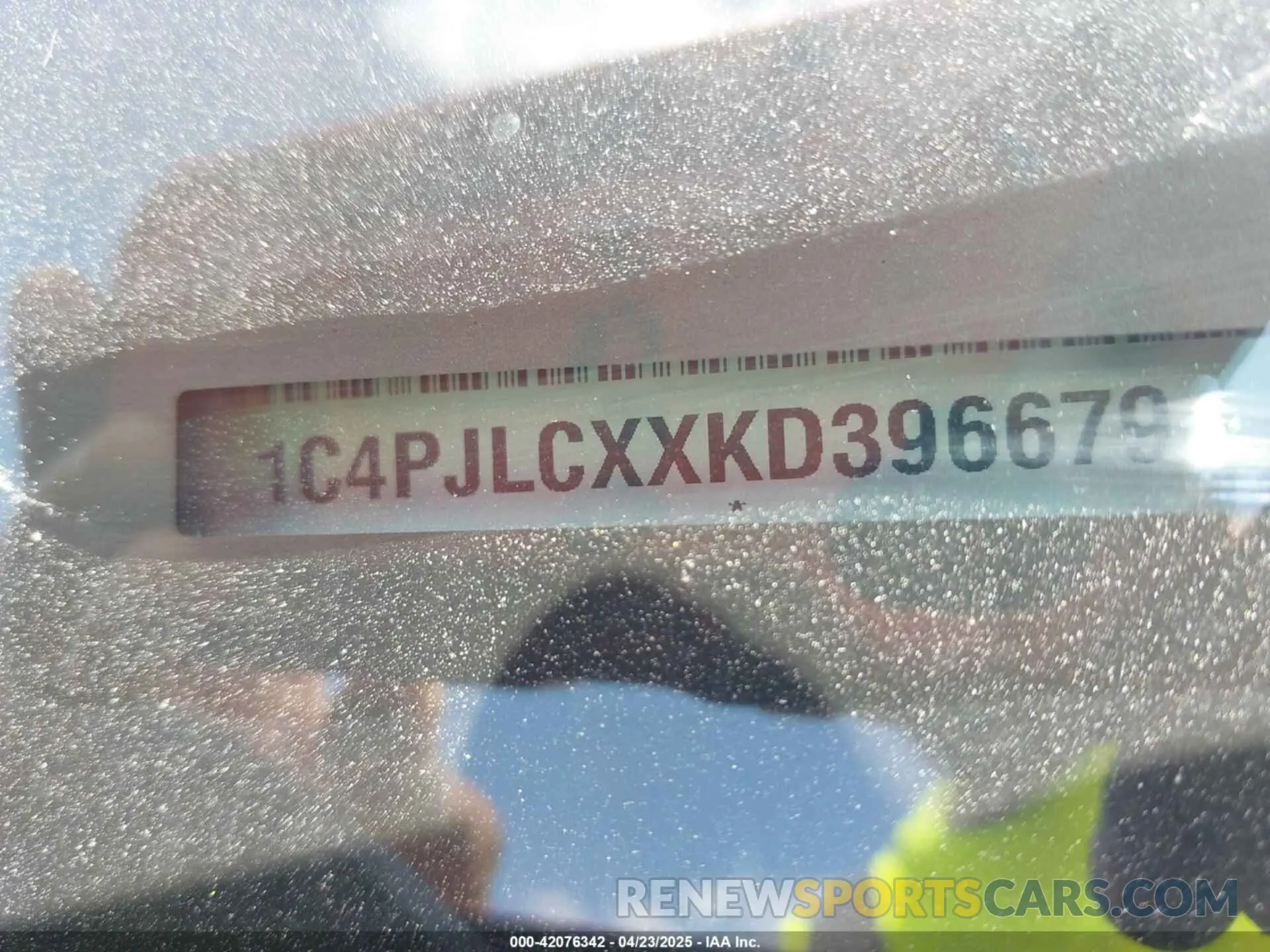 9 Photograph of a damaged car 1C4PJLCXXKD396679 JEEP CHEROKEE 2019