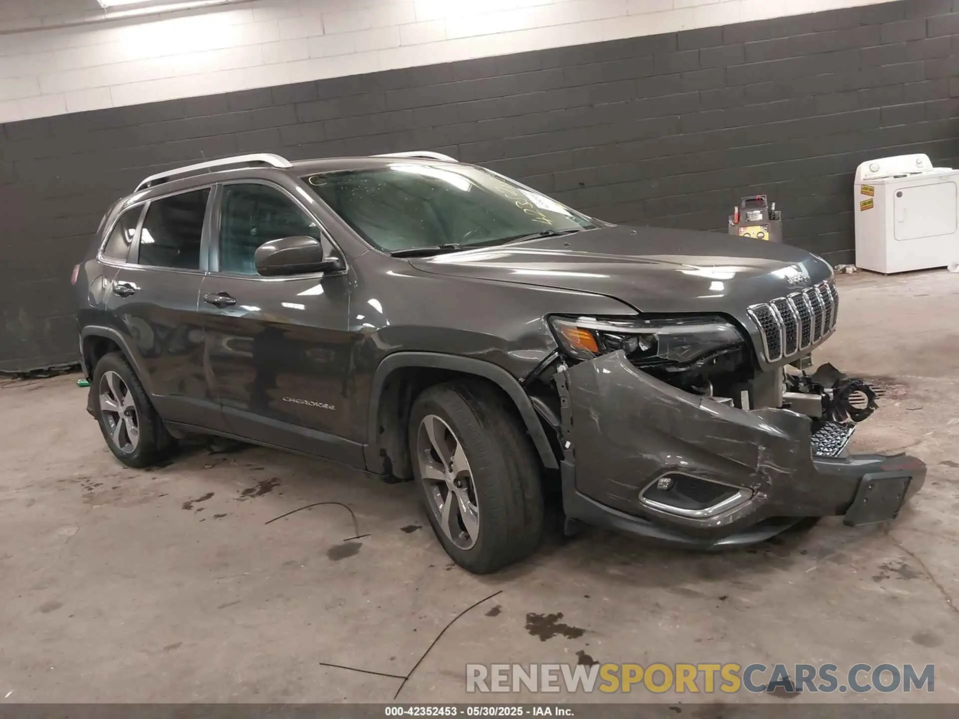 1 Photograph of a damaged car 1C4PJLDB0KD427571 JEEP CHEROKEE 2019