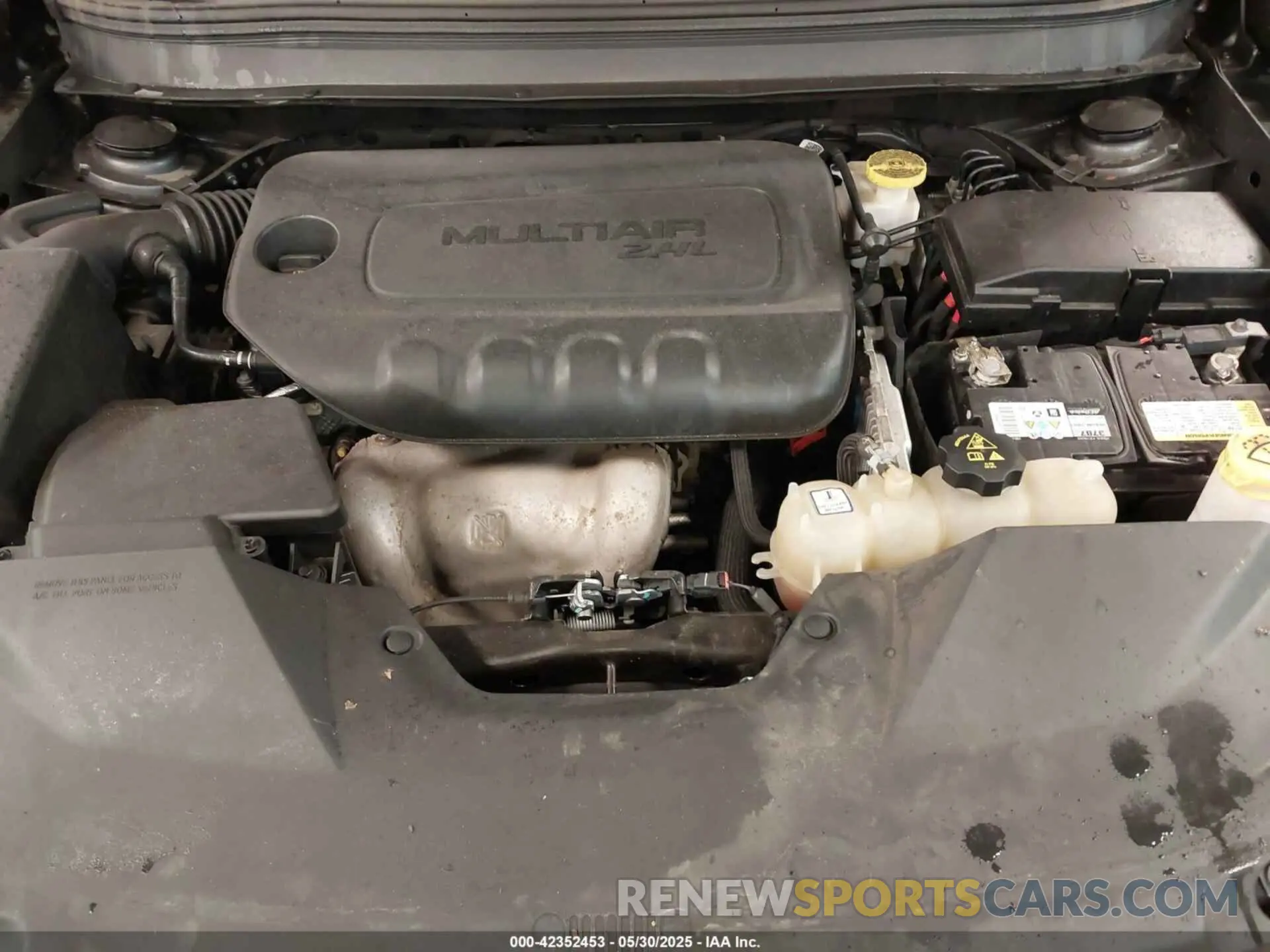 10 Photograph of a damaged car 1C4PJLDB0KD427571 JEEP CHEROKEE 2019
