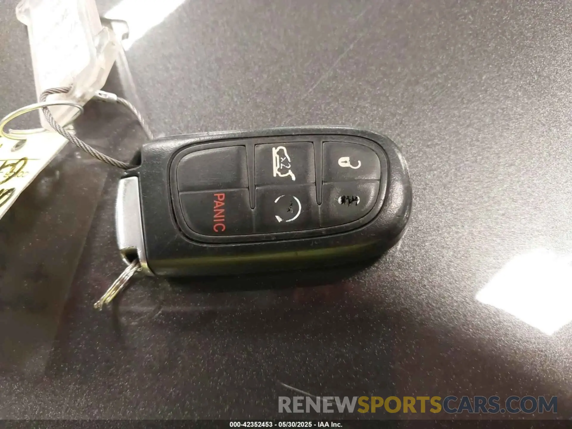 11 Photograph of a damaged car 1C4PJLDB0KD427571 JEEP CHEROKEE 2019
