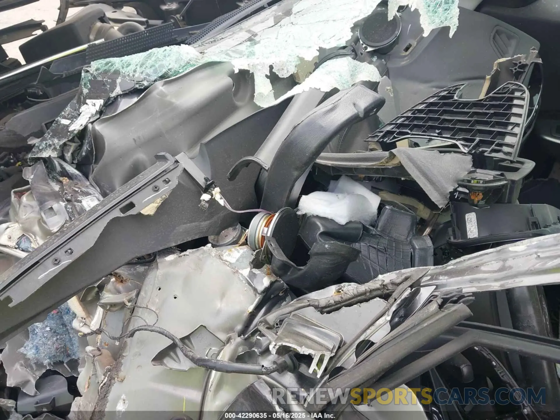 15 Photograph of a damaged car 1C4PJLDB0KD487950 JEEP CHEROKEE 2019