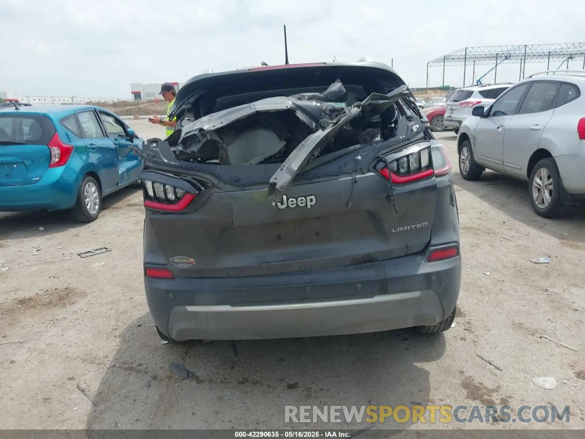 16 Photograph of a damaged car 1C4PJLDB0KD487950 JEEP CHEROKEE 2019