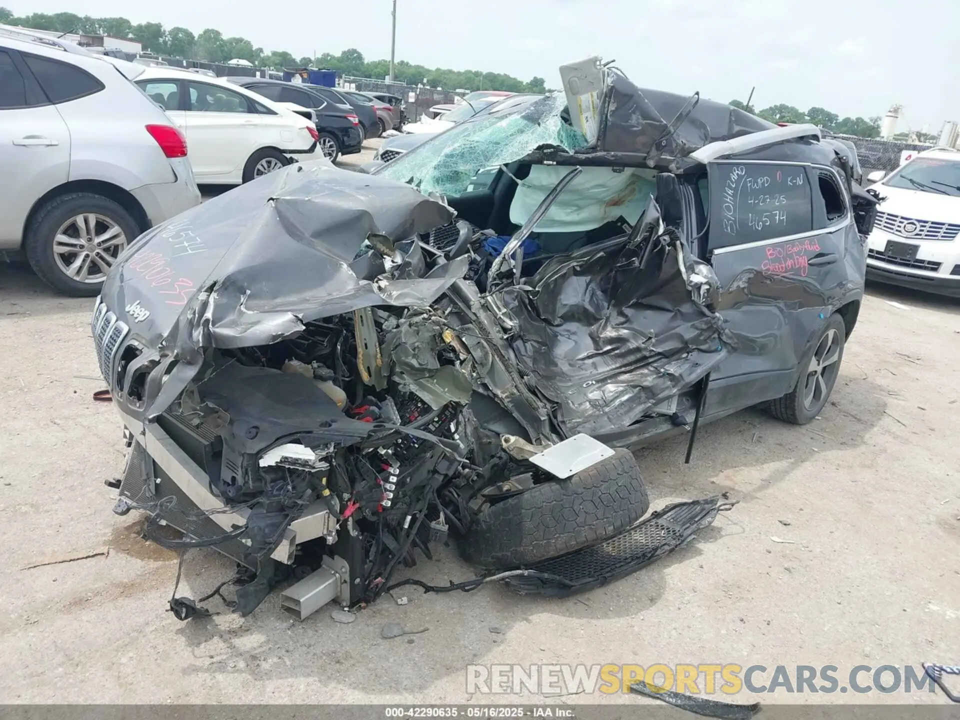 2 Photograph of a damaged car 1C4PJLDB0KD487950 JEEP CHEROKEE 2019