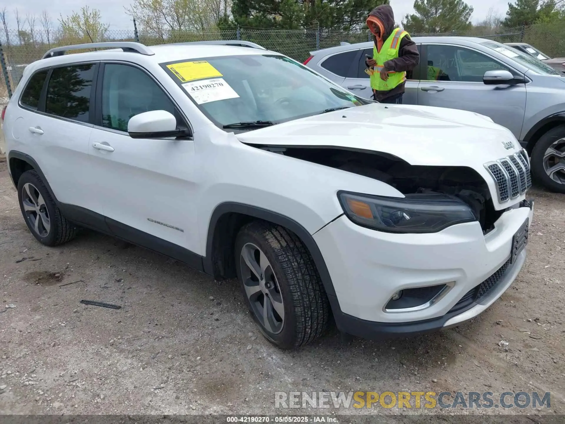1 Photograph of a damaged car 1C4PJLDB1KD387310 JEEP CHEROKEE 2019