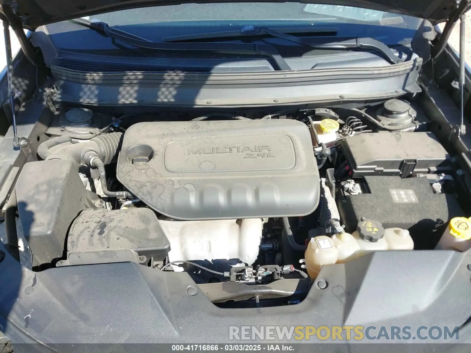 10 Photograph of a damaged car 1C4PJLDB1KD392751 JEEP CHEROKEE 2019