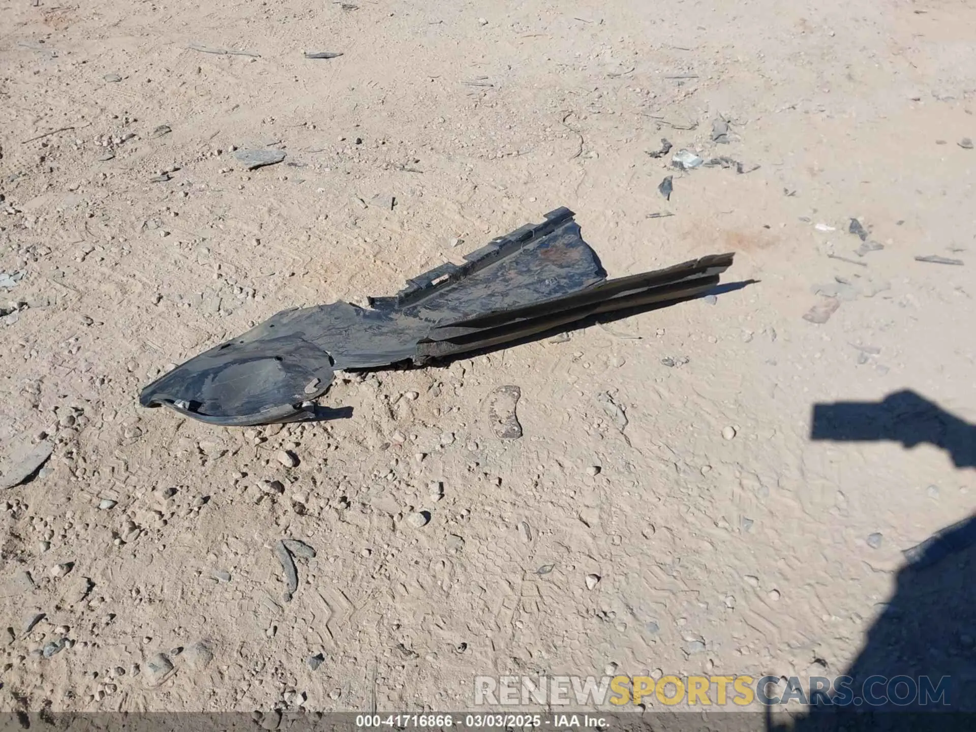 11 Photograph of a damaged car 1C4PJLDB1KD392751 JEEP CHEROKEE 2019