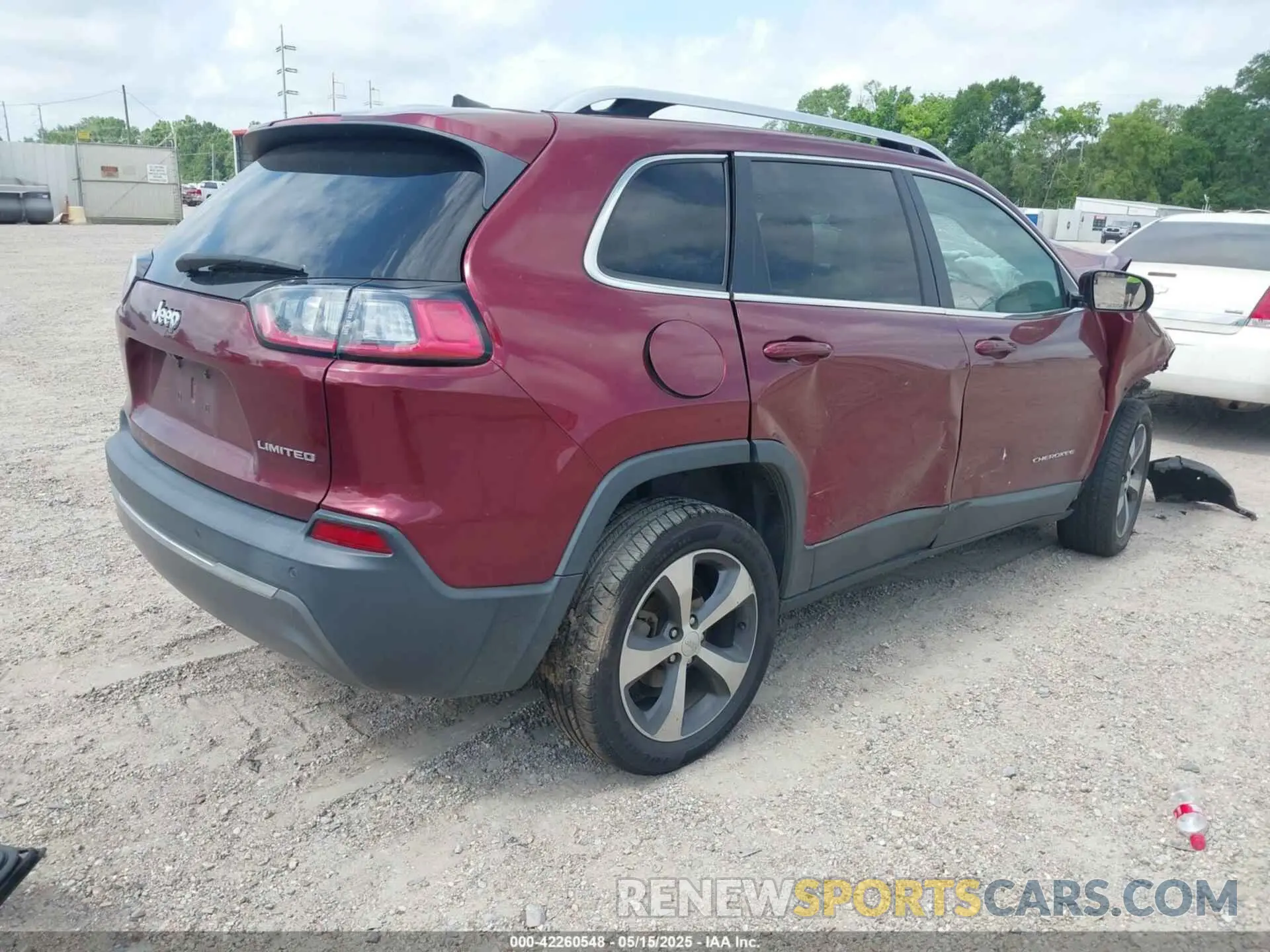 4 Photograph of a damaged car 1C4PJLDB1KD443567 JEEP CHEROKEE 2019
