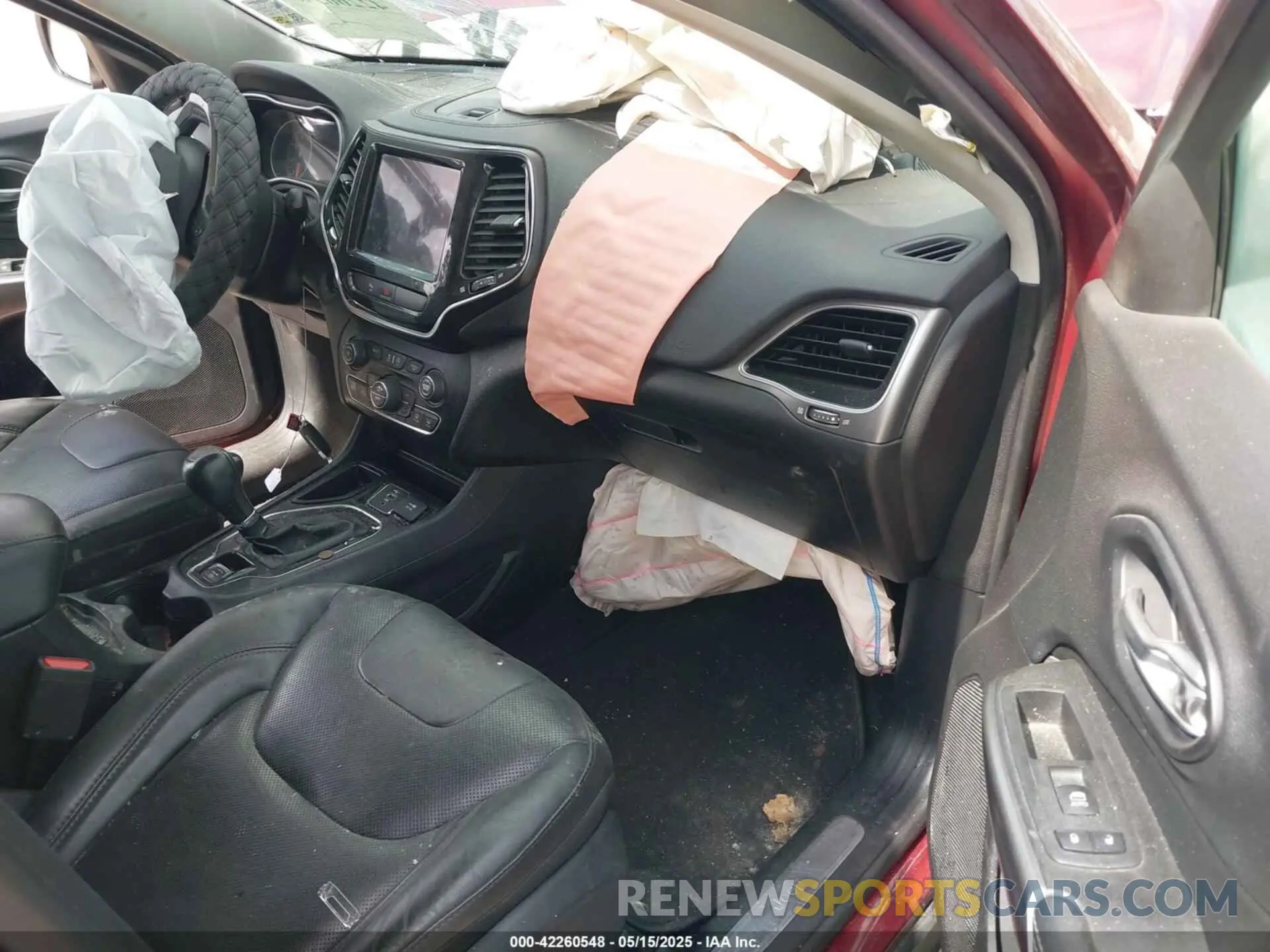 5 Photograph of a damaged car 1C4PJLDB1KD443567 JEEP CHEROKEE 2019
