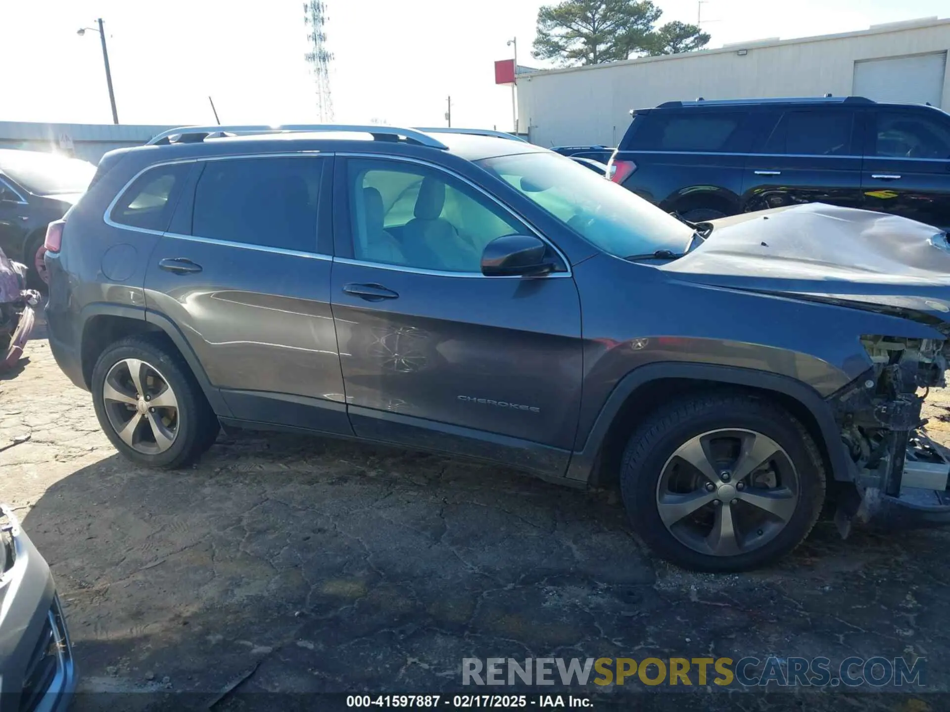13 Photograph of a damaged car 1C4PJLDB2KD143844 JEEP CHEROKEE 2019