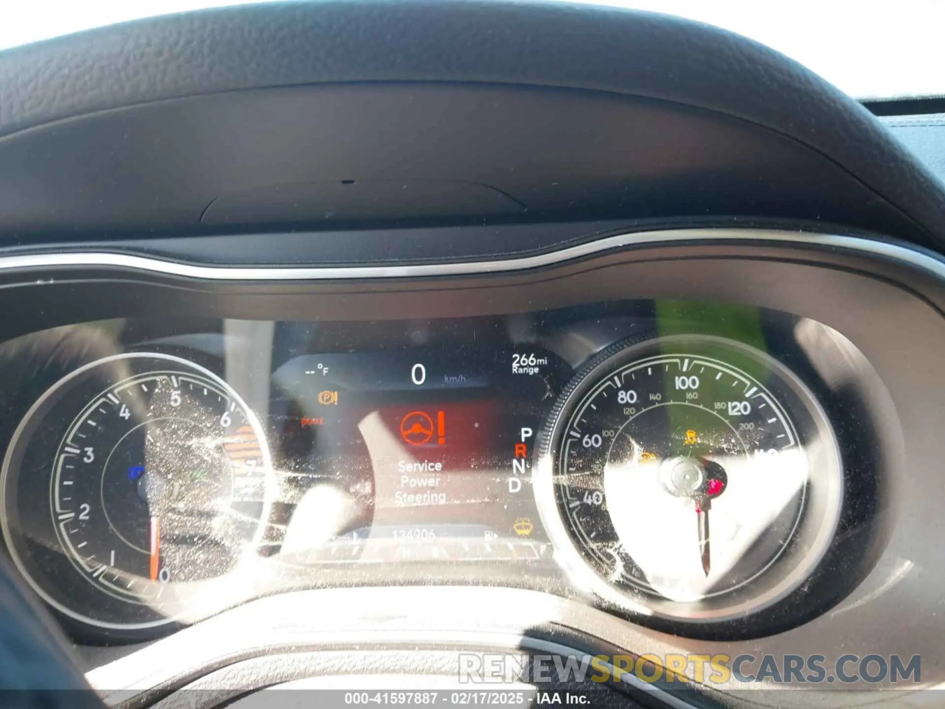 7 Photograph of a damaged car 1C4PJLDB2KD143844 JEEP CHEROKEE 2019