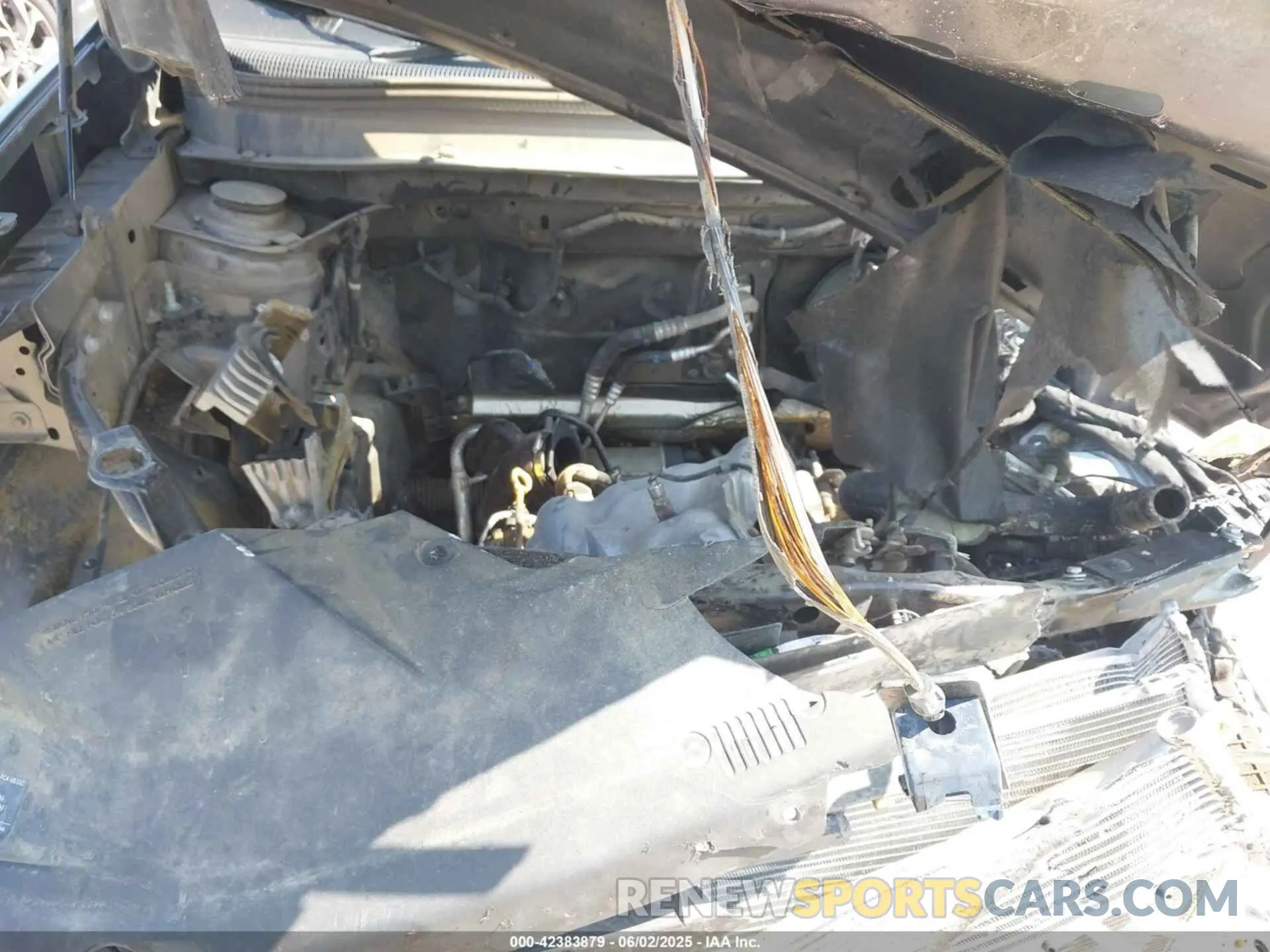 10 Photograph of a damaged car 1C4PJLDB2KD433890 JEEP CHEROKEE 2019