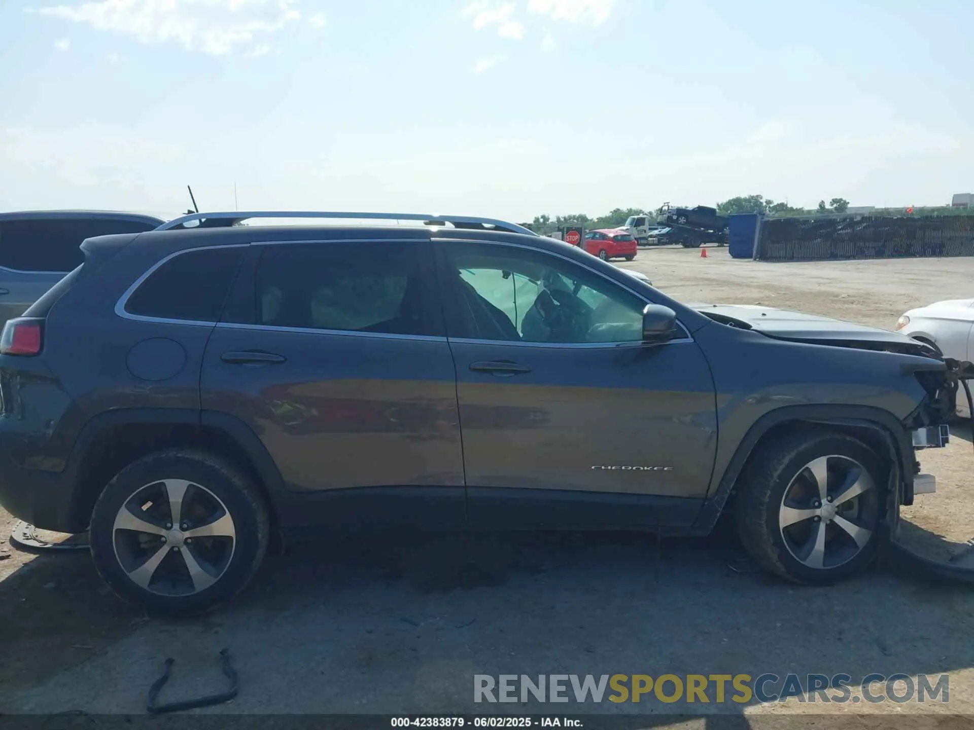 12 Photograph of a damaged car 1C4PJLDB2KD433890 JEEP CHEROKEE 2019