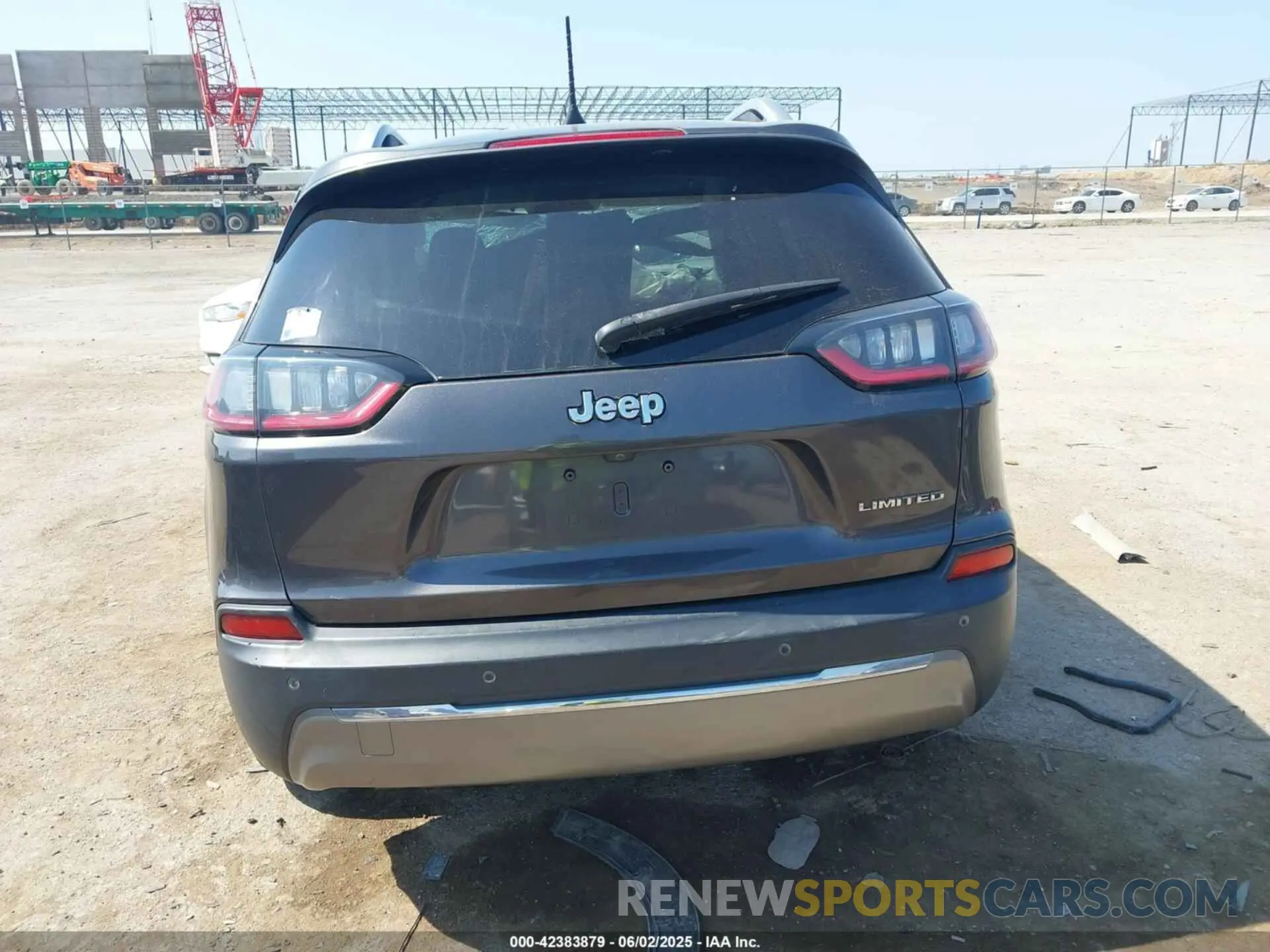 15 Photograph of a damaged car 1C4PJLDB2KD433890 JEEP CHEROKEE 2019
