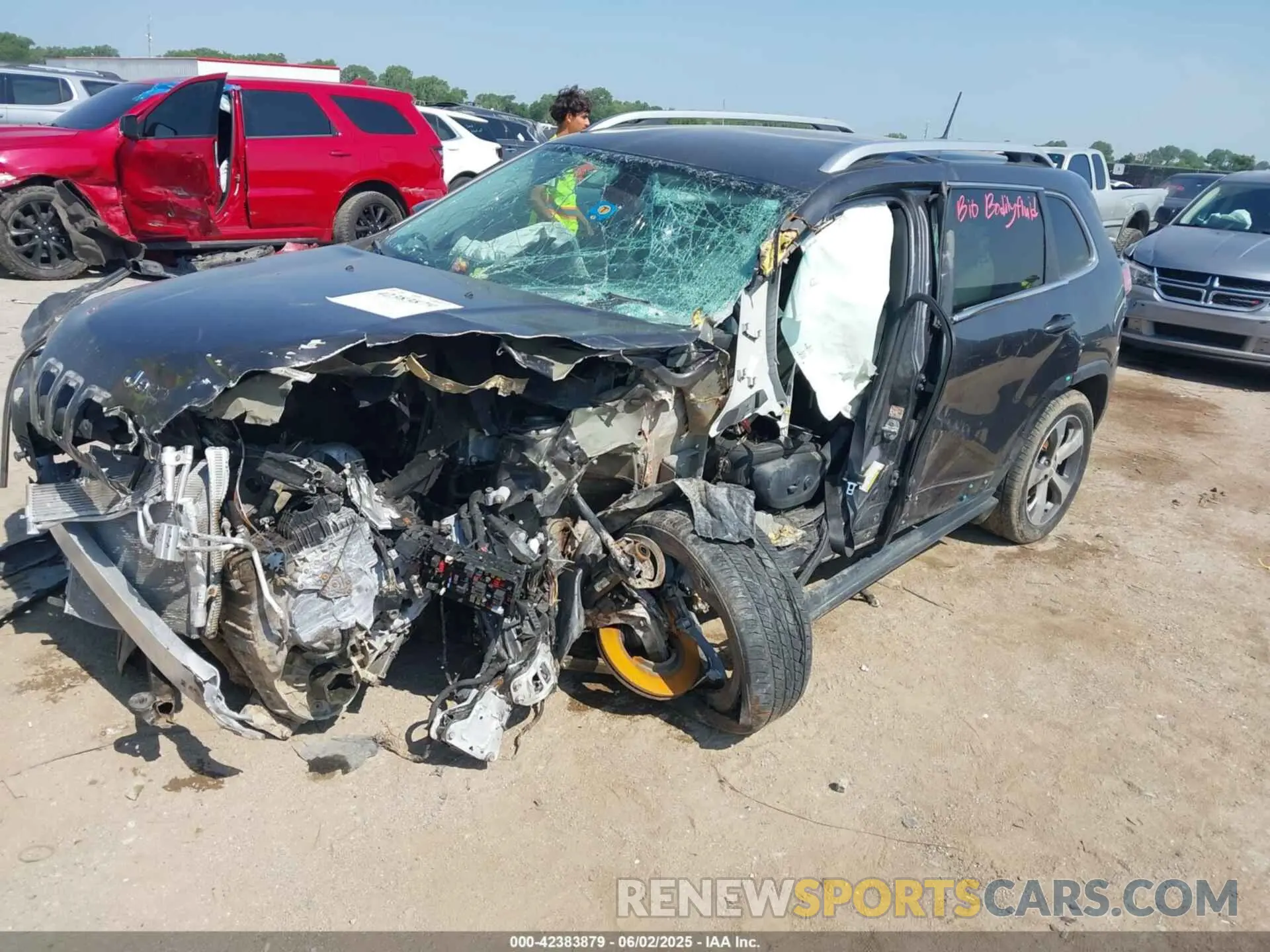2 Photograph of a damaged car 1C4PJLDB2KD433890 JEEP CHEROKEE 2019