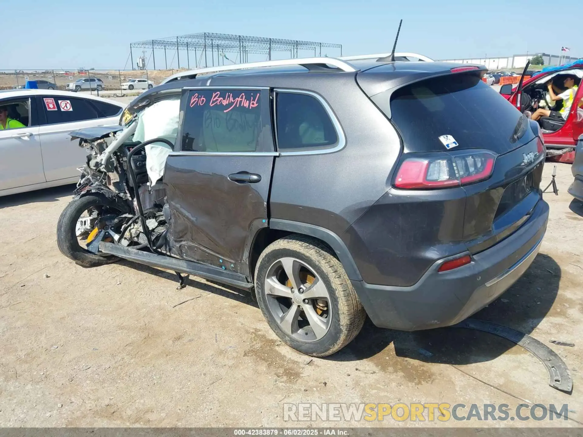 3 Photograph of a damaged car 1C4PJLDB2KD433890 JEEP CHEROKEE 2019