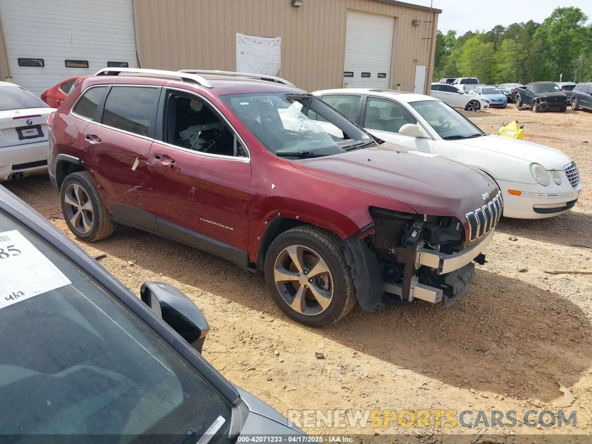 1 Photograph of a damaged car 1C4PJLDB3KD266665 JEEP CHEROKEE 2019