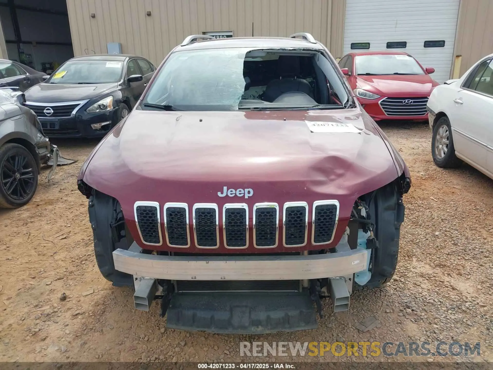 12 Photograph of a damaged car 1C4PJLDB3KD266665 JEEP CHEROKEE 2019