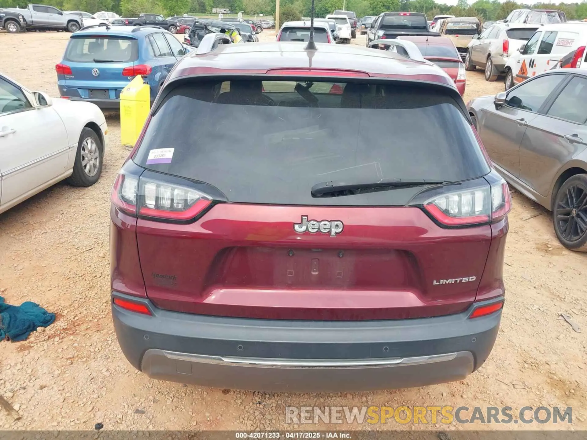 16 Photograph of a damaged car 1C4PJLDB3KD266665 JEEP CHEROKEE 2019