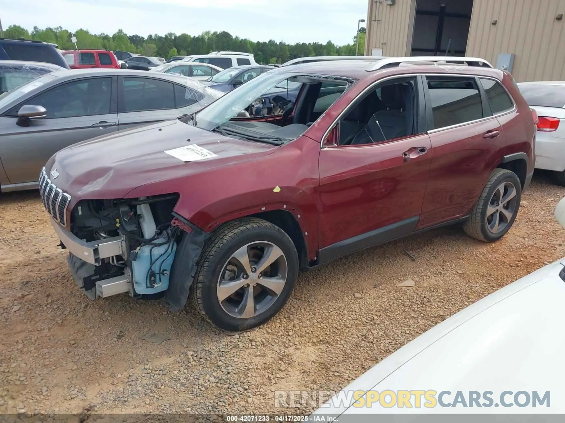 2 Photograph of a damaged car 1C4PJLDB3KD266665 JEEP CHEROKEE 2019