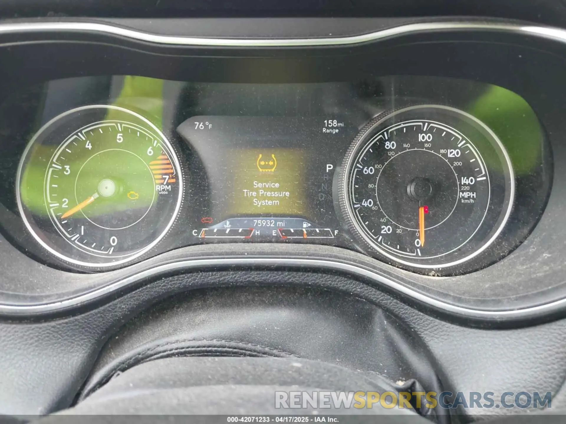 7 Photograph of a damaged car 1C4PJLDB3KD266665 JEEP CHEROKEE 2019