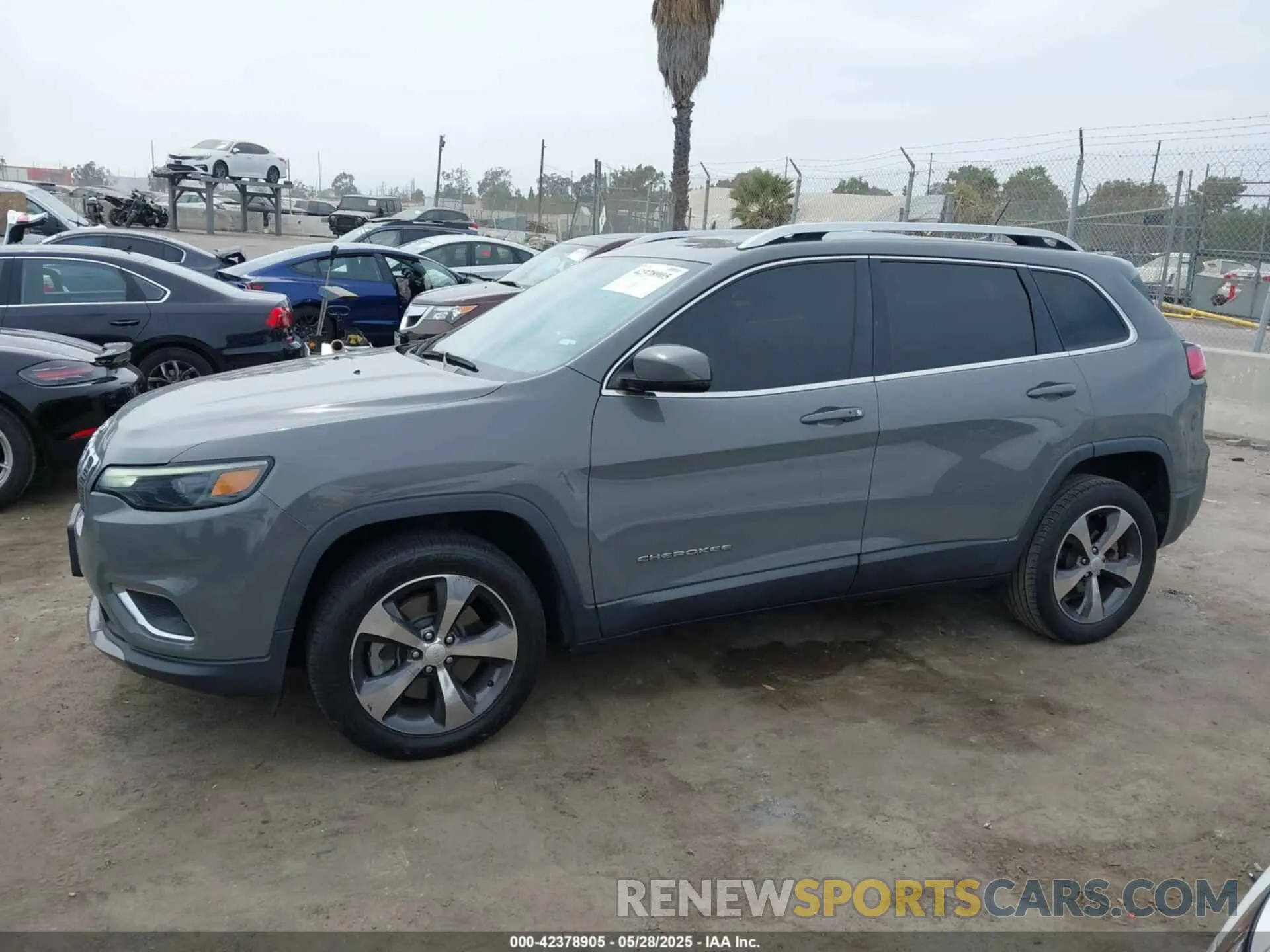 15 Photograph of a damaged car 1C4PJLDB4KD365690 JEEP CHEROKEE 2019