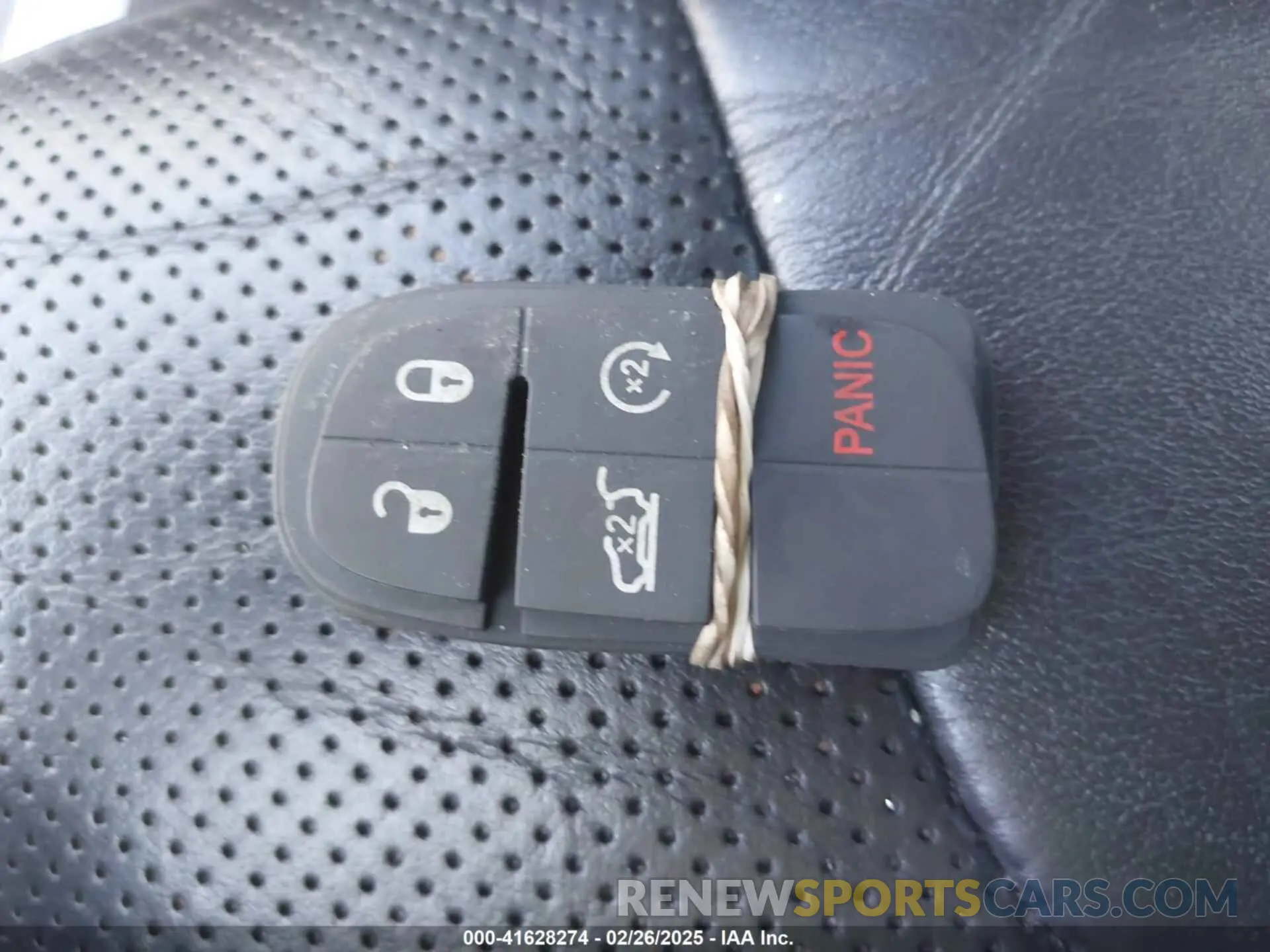 11 Photograph of a damaged car 1C4PJLDB4KD416184 JEEP CHEROKEE 2019