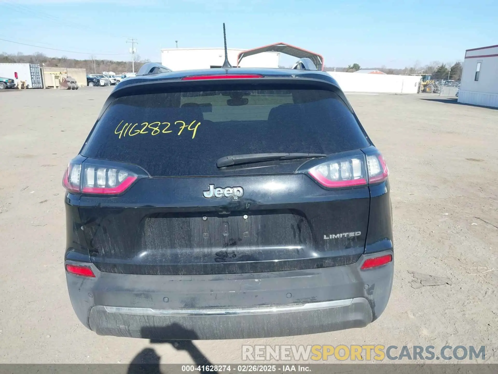 16 Photograph of a damaged car 1C4PJLDB4KD416184 JEEP CHEROKEE 2019