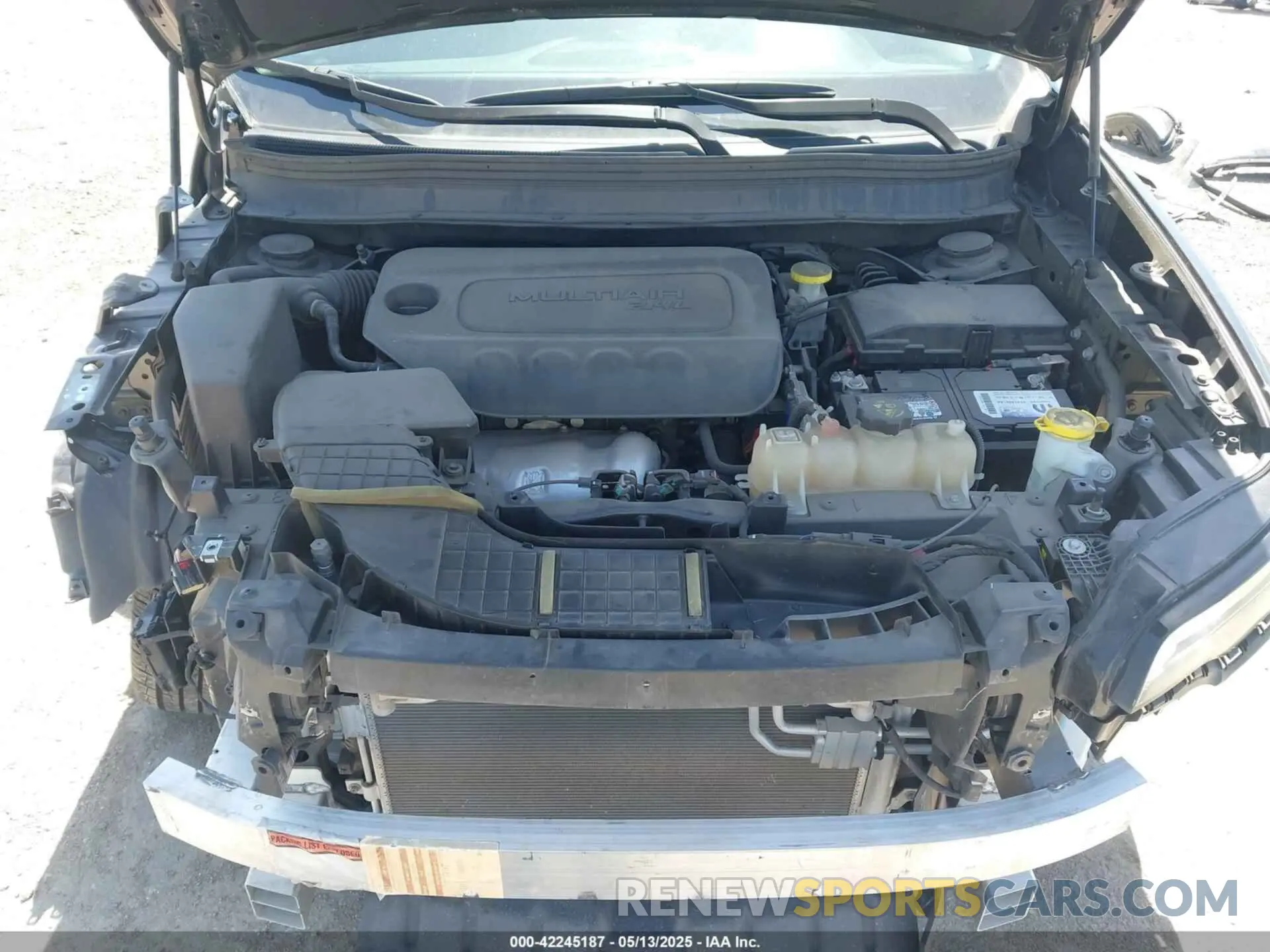 10 Photograph of a damaged car 1C4PJLDB5KD469816 JEEP CHEROKEE 2019