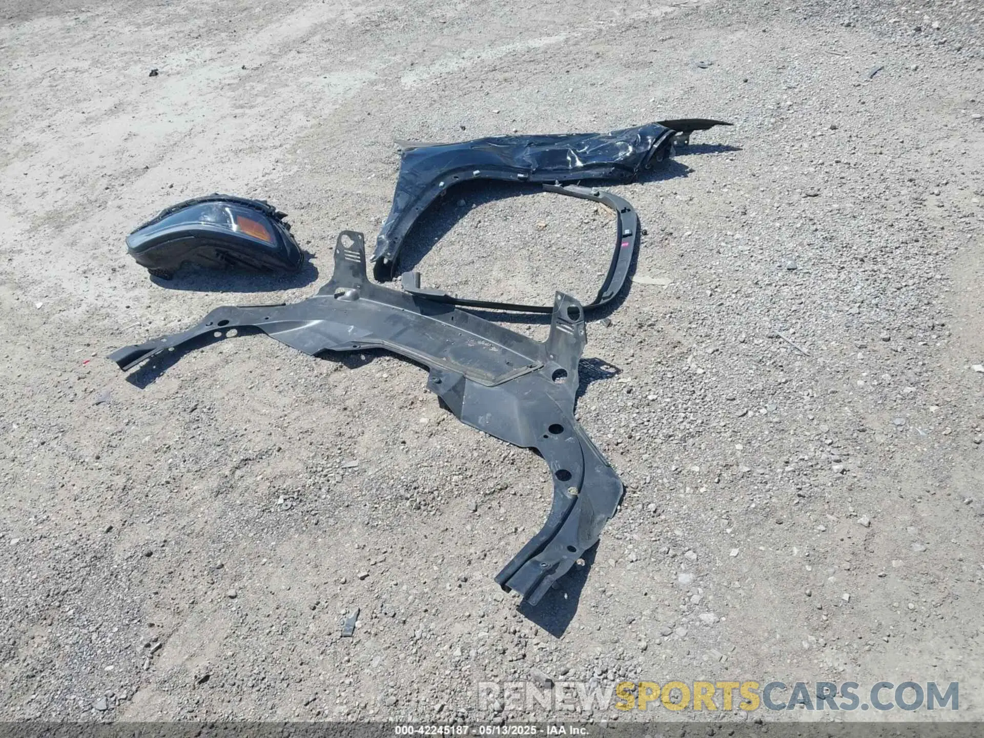 12 Photograph of a damaged car 1C4PJLDB5KD469816 JEEP CHEROKEE 2019